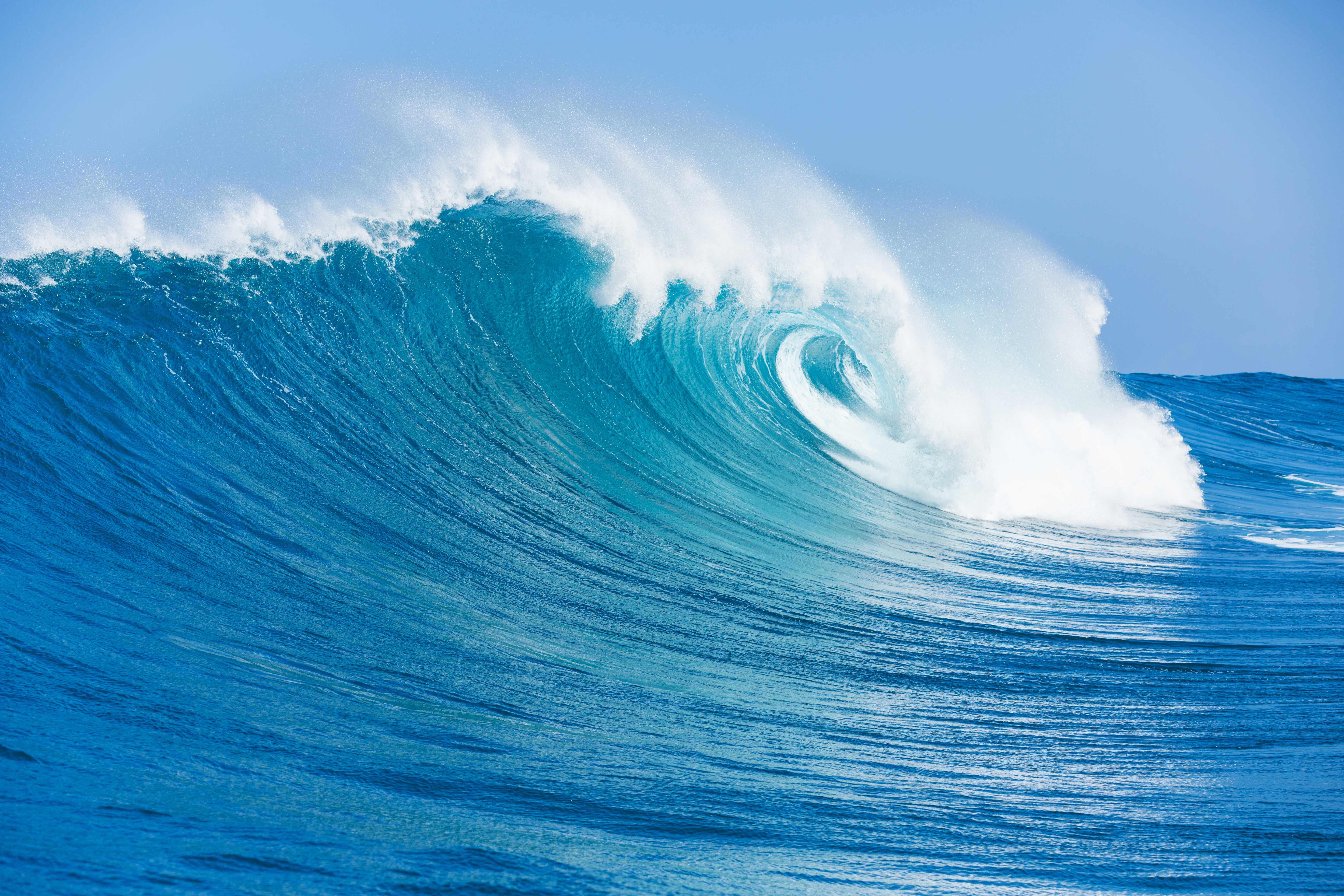 Amazing Waves - HD Wallpaper 