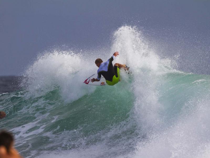 Surfing - HD Wallpaper 