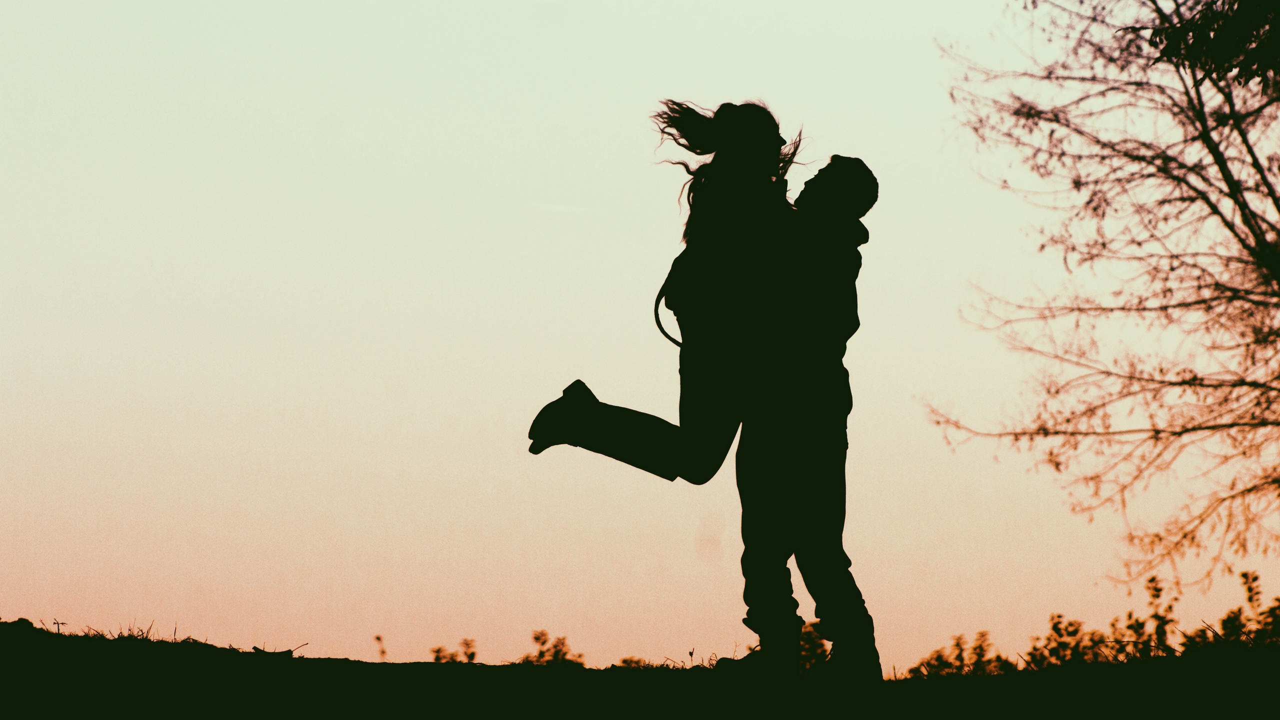 Wallpaper Couple, Silhouettes, Love, Hugs - Happy Couple Background Hd - HD Wallpaper 