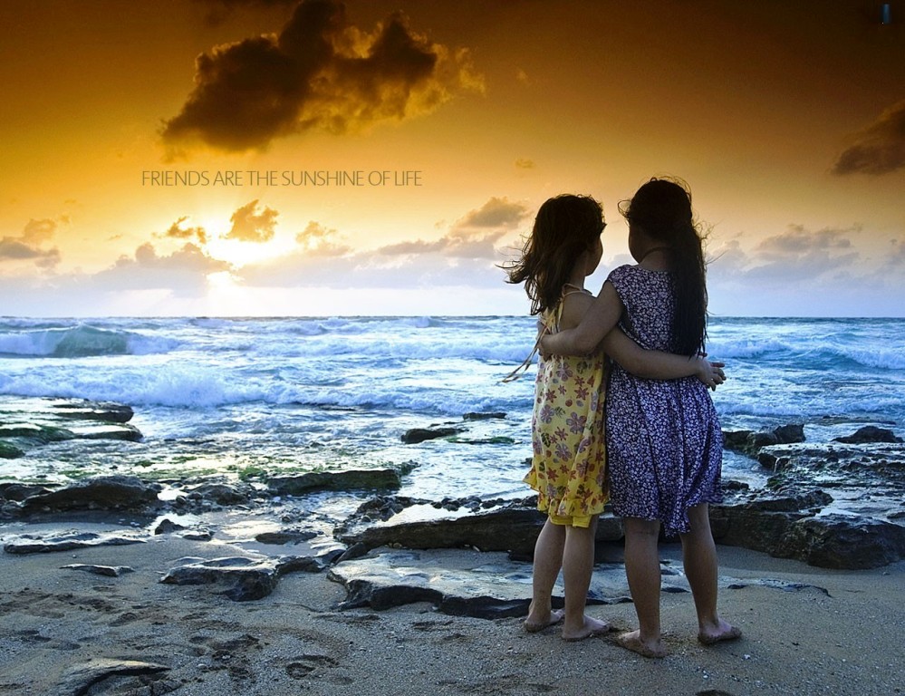 Friendship Day Wallpapers Collection 2014 - Two Girl Friends Quotes - HD Wallpaper 