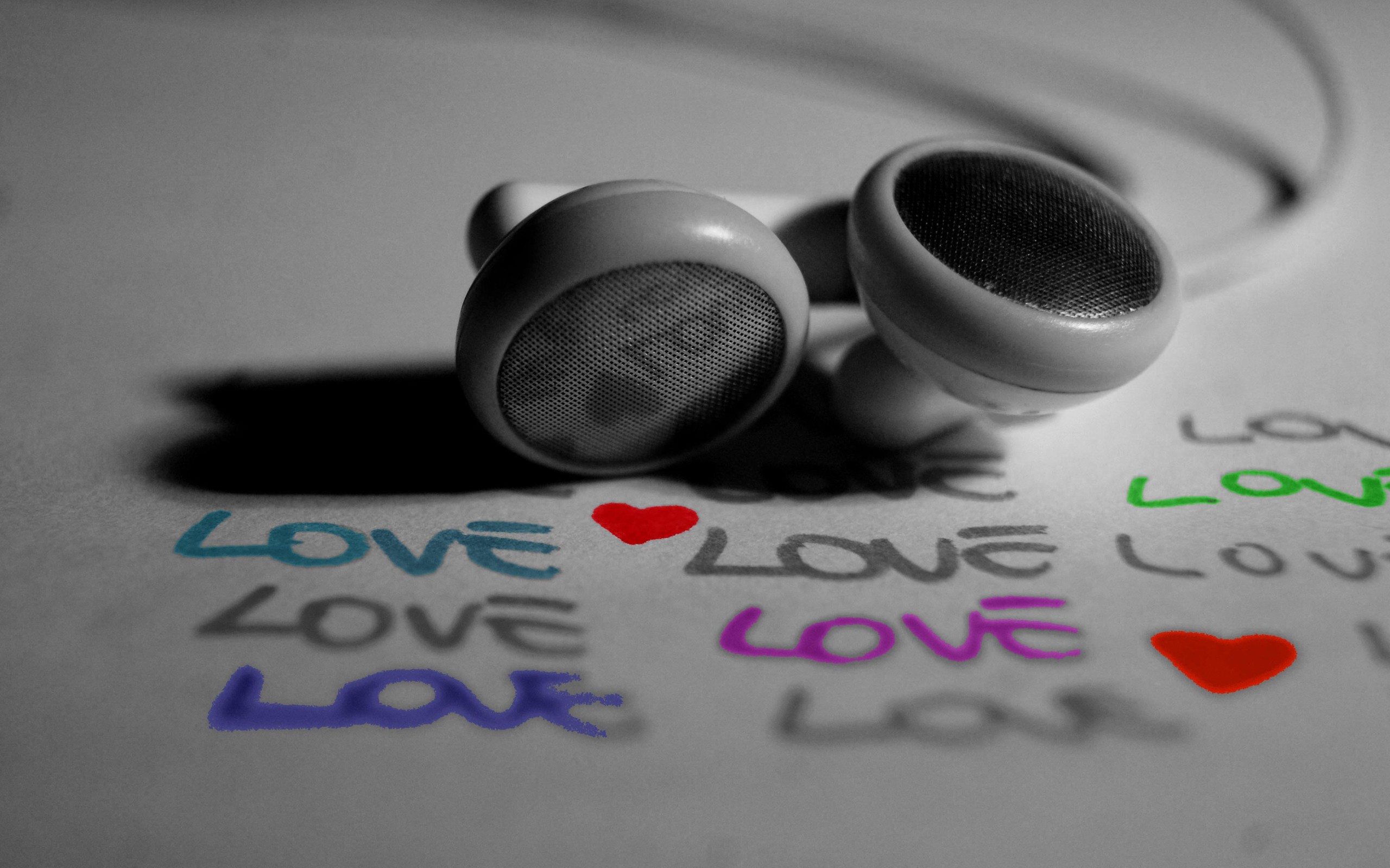 Earphones Love - HD Wallpaper 