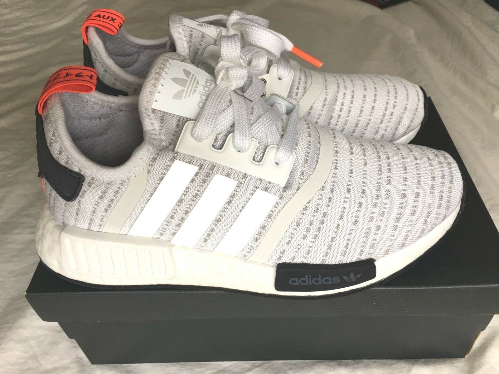 B37648 Size W7 - Sneakers - HD Wallpaper 