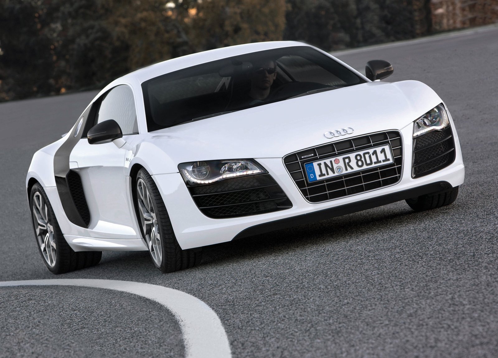 Audi R8 - HD Wallpaper 