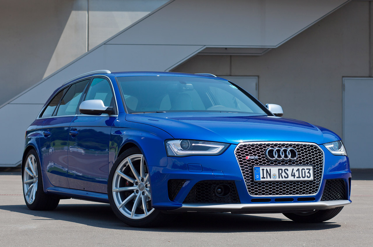 Hq Audi Rs4 Wallpapers - Audi A4 Rs4 2014 - HD Wallpaper 