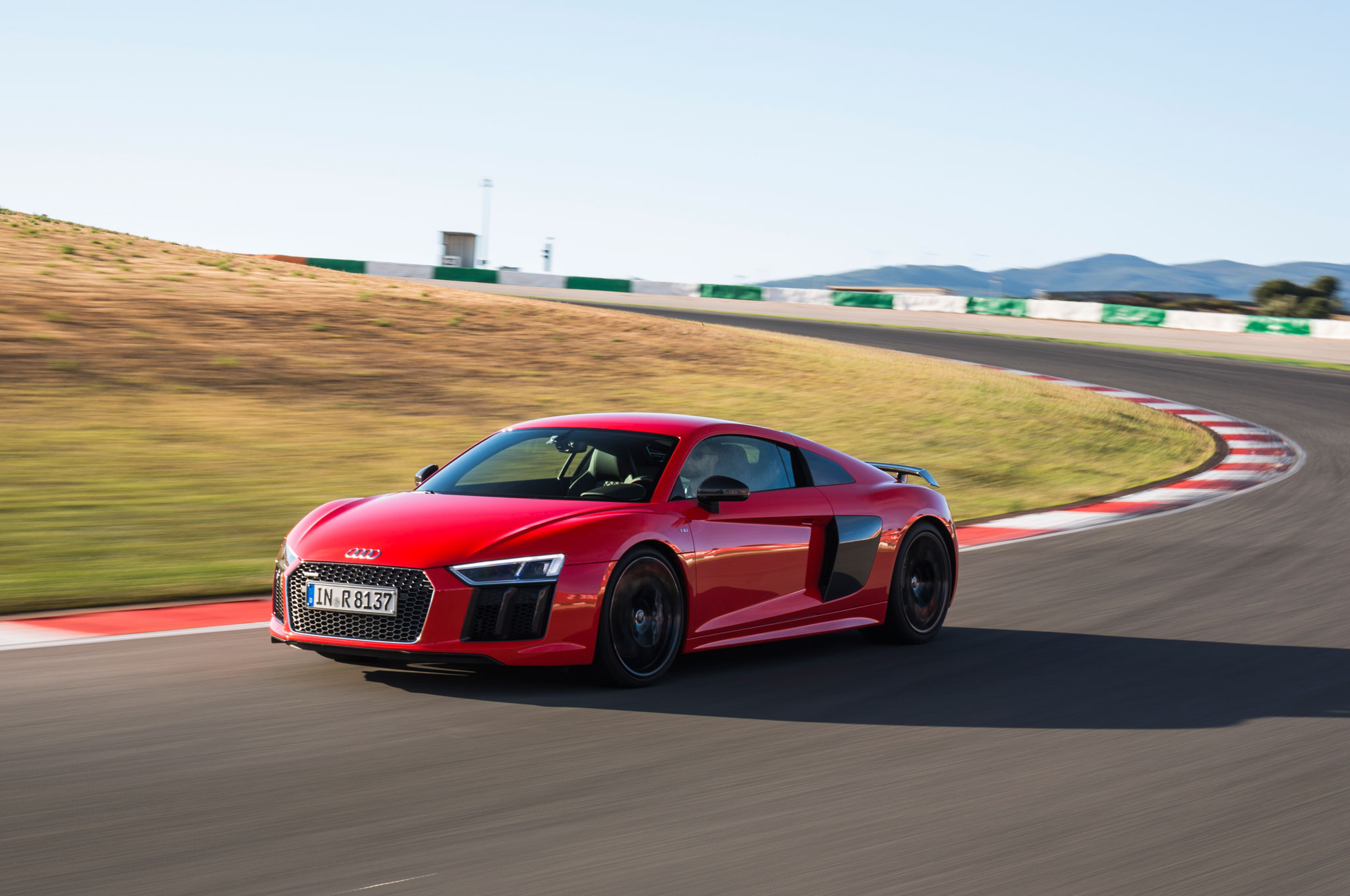 Orange Audi R8 Wallpaper - Audi R8 2018 Race - HD Wallpaper 