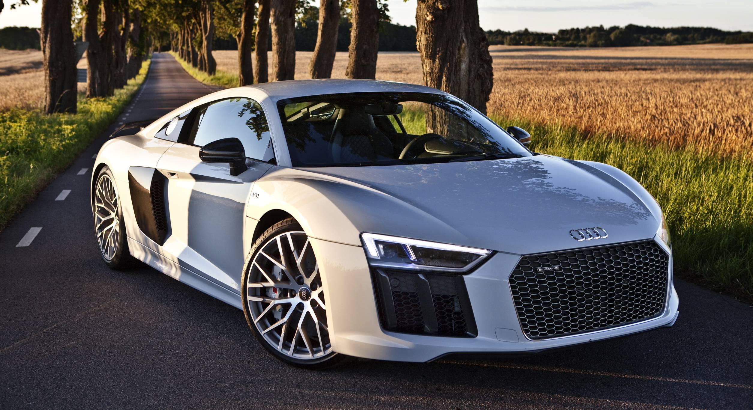 38+ Audi R8 2017 V10 Plus Wallpaper HD download