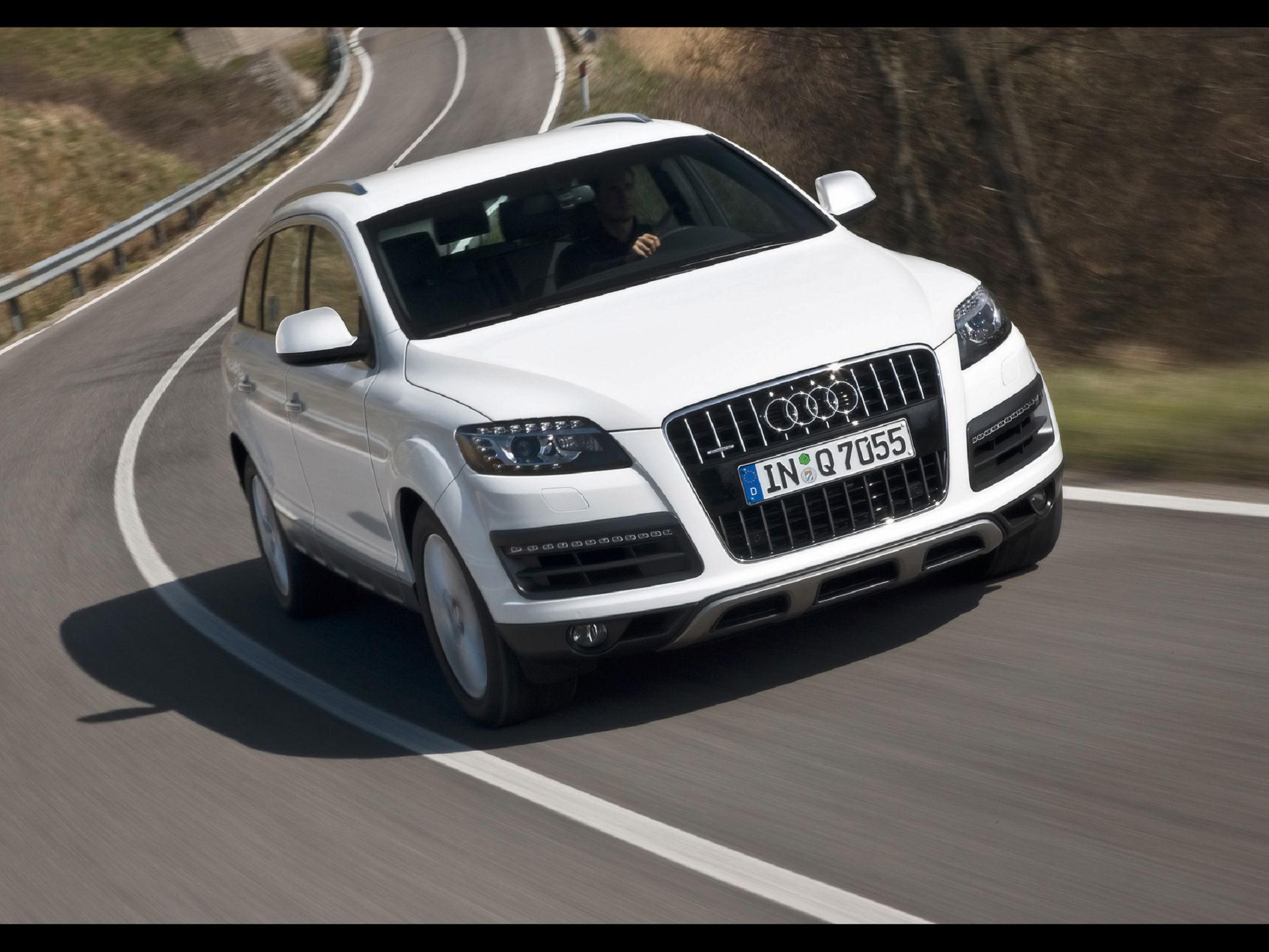 2009 Audi Q7 White Front Angle Speed - Audi Q 7 White - HD Wallpaper 