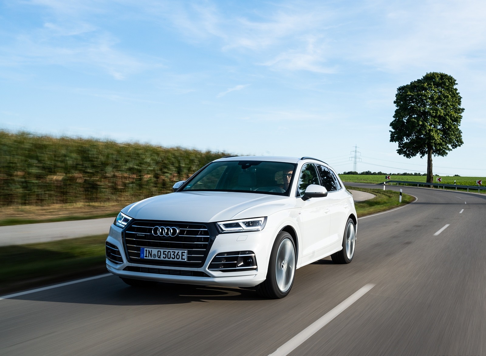 2020 Audi Q5 Tfsi E Plug In Hybrid Front Three Quarter - Audi Q5 White Hybrid - HD Wallpaper 