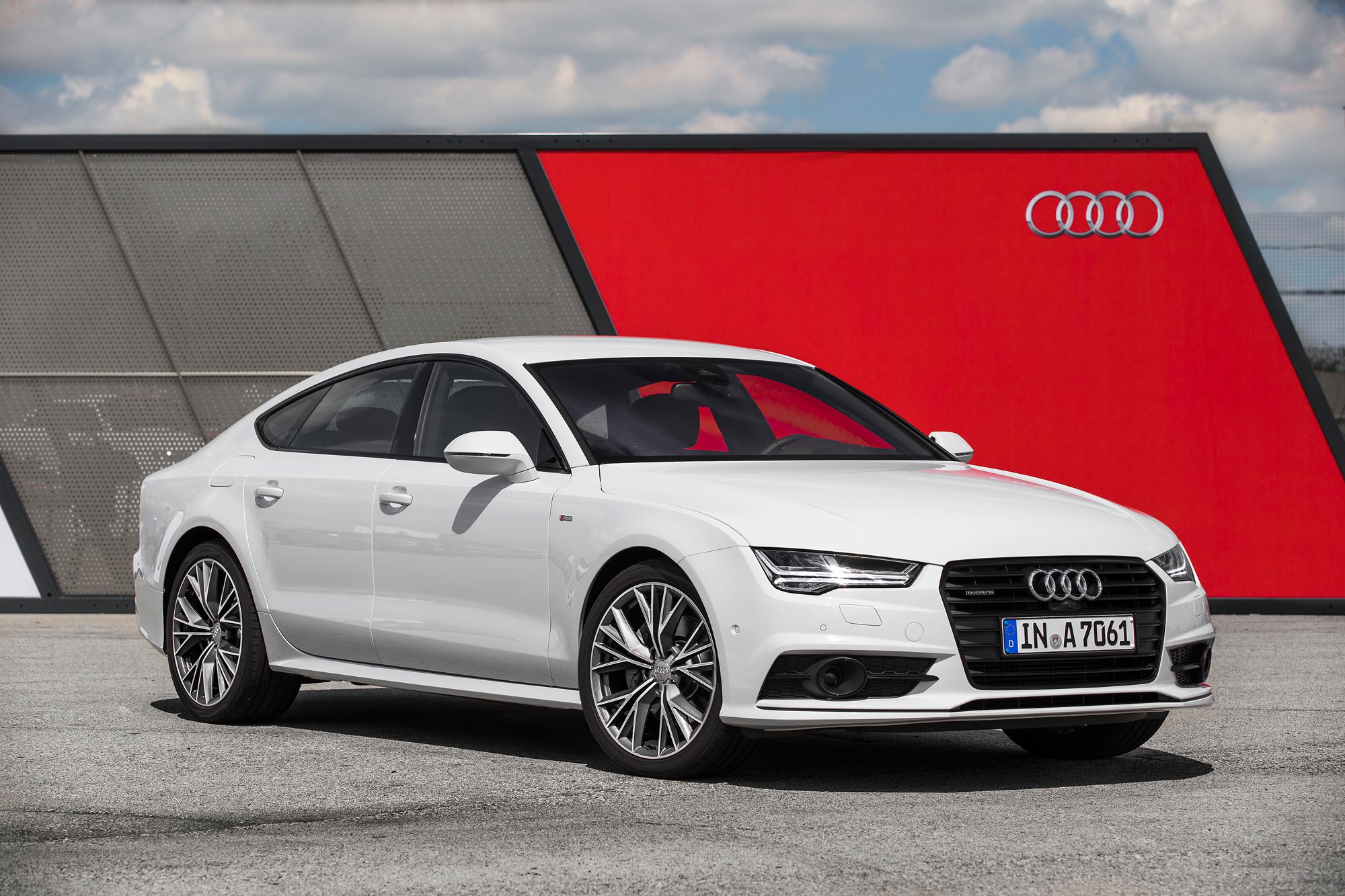 2017 White Audi A6 - HD Wallpaper 