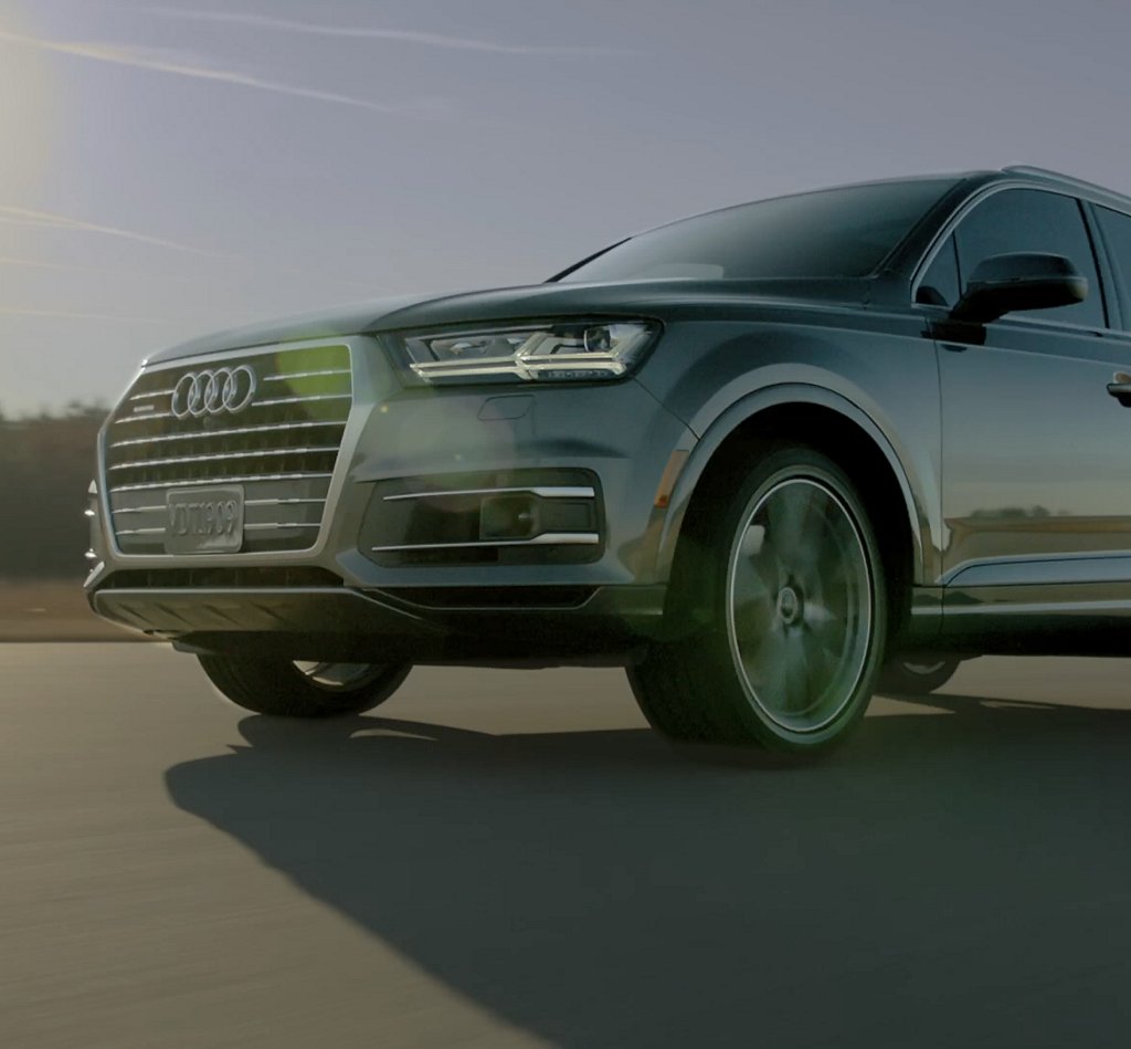 High Resolution Wallpaper - Audi Q7 - HD Wallpaper 