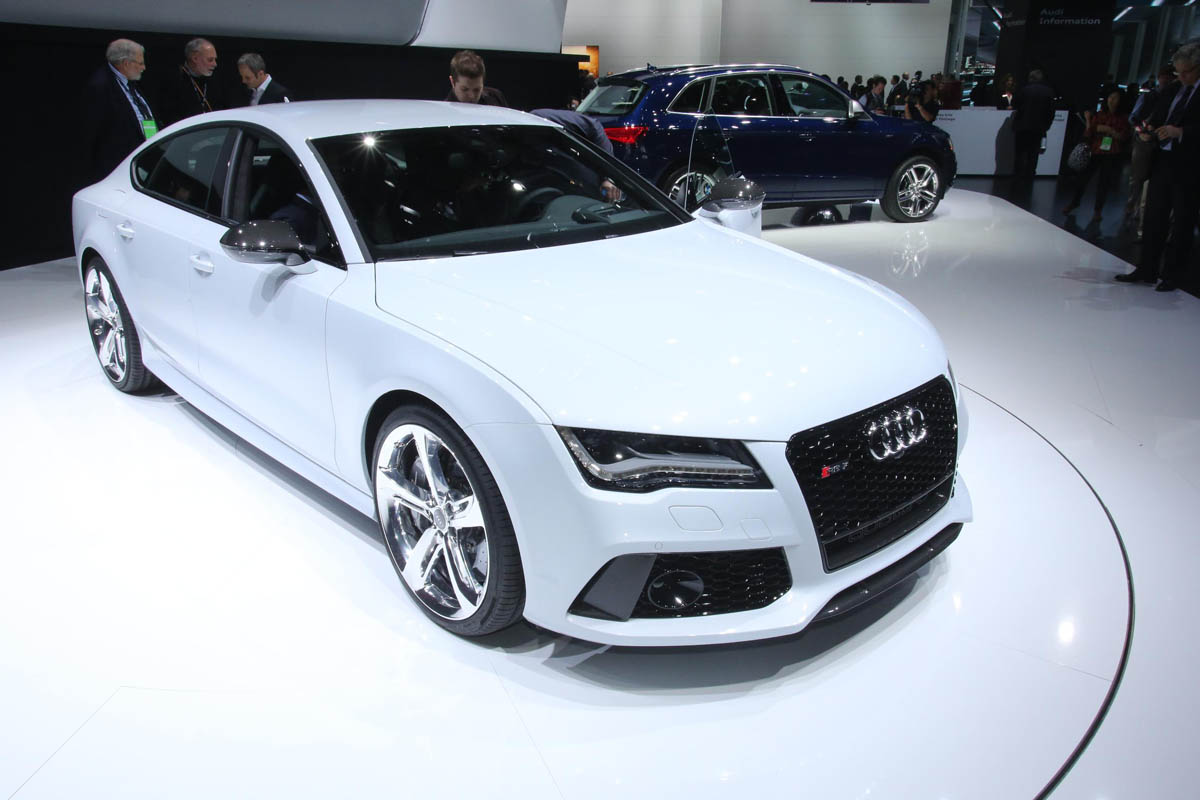 Audi Rs7 Hd Wallpaper Free Download - Most Beautiful Audi Car - HD Wallpaper 