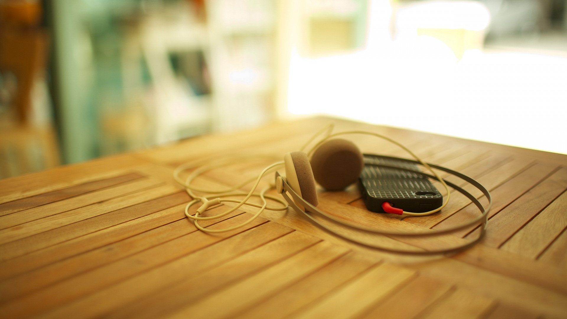 Headphones Wallpaper For Iphone - HD Wallpaper 