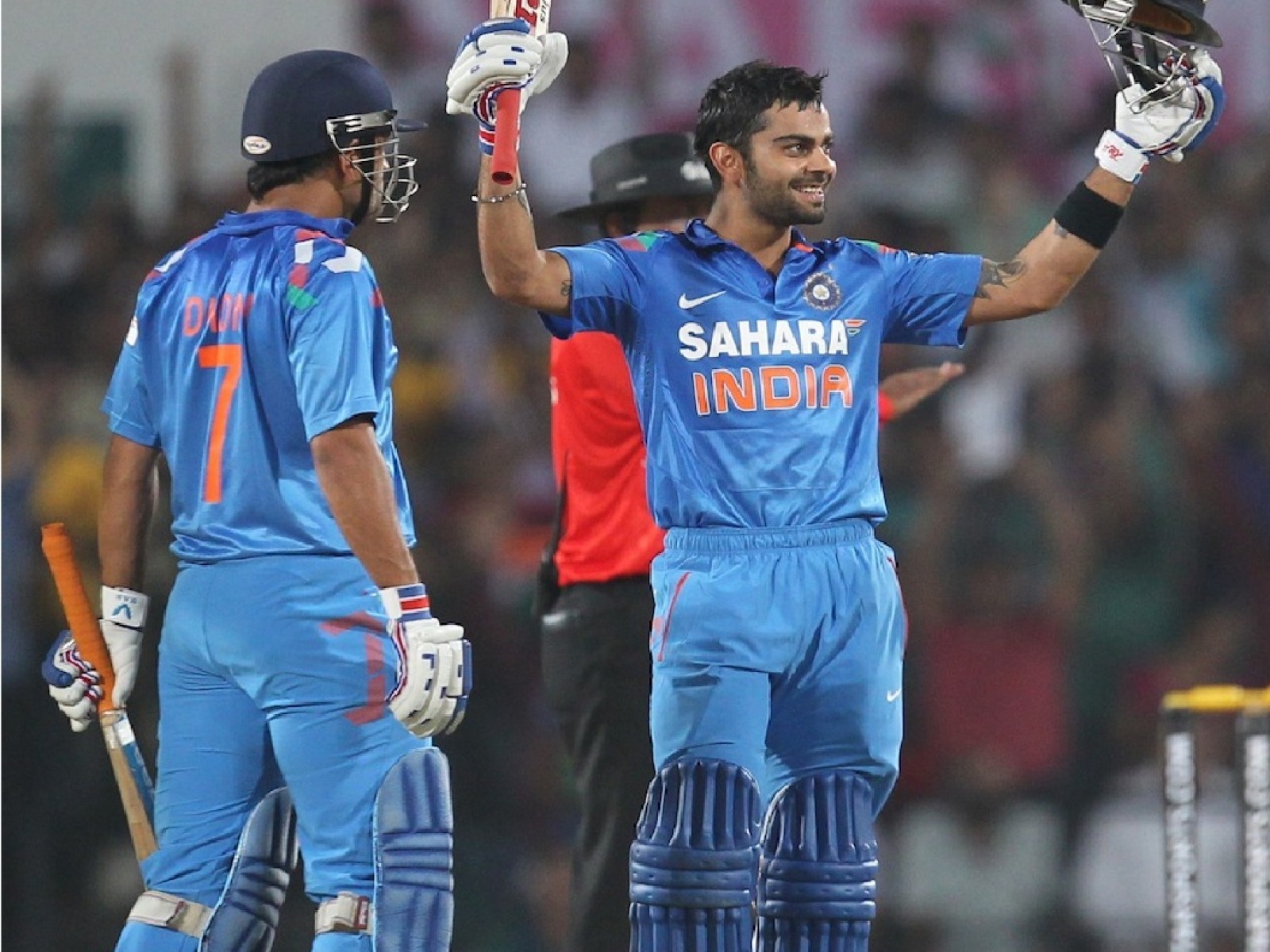 Mahendra Singh Dhoni And Virat Kohli After Make Century - India Cricket Player Photo Free Download - HD Wallpaper 