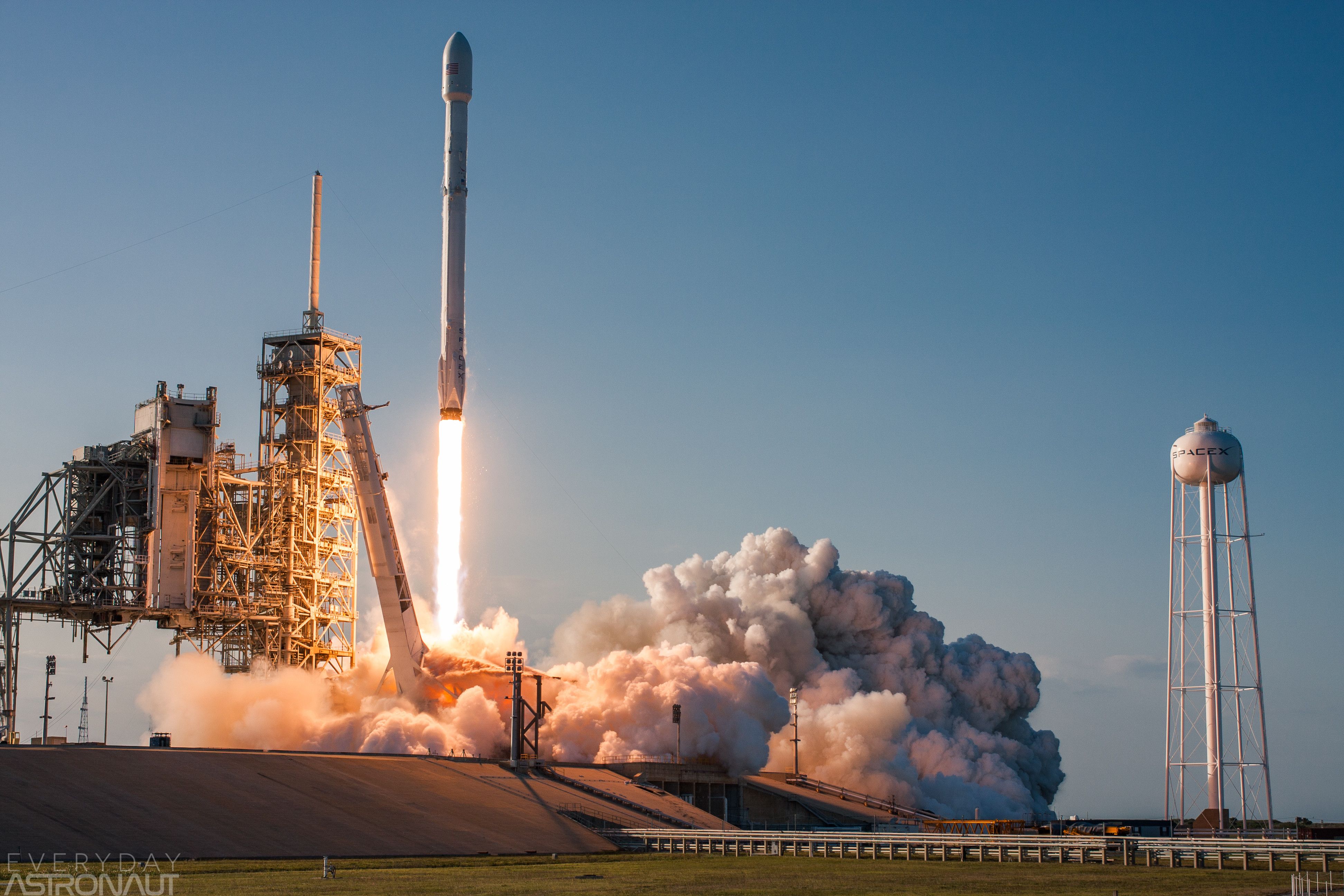 Spacex Launch - HD Wallpaper 