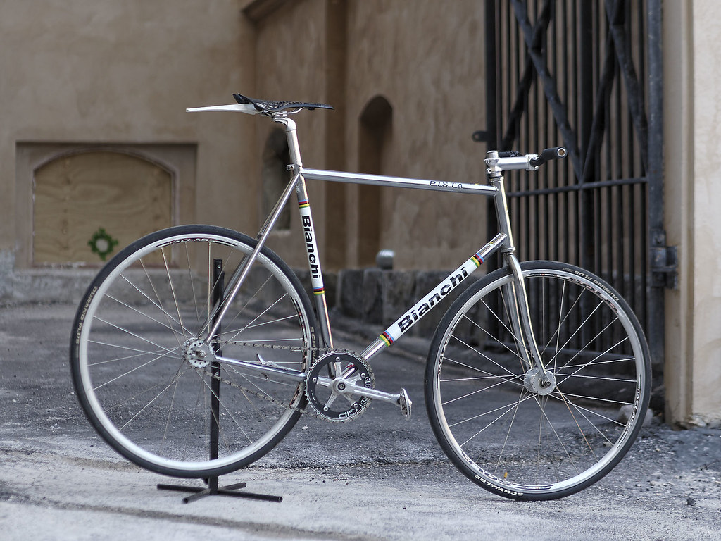 Road Bicycle - HD Wallpaper 