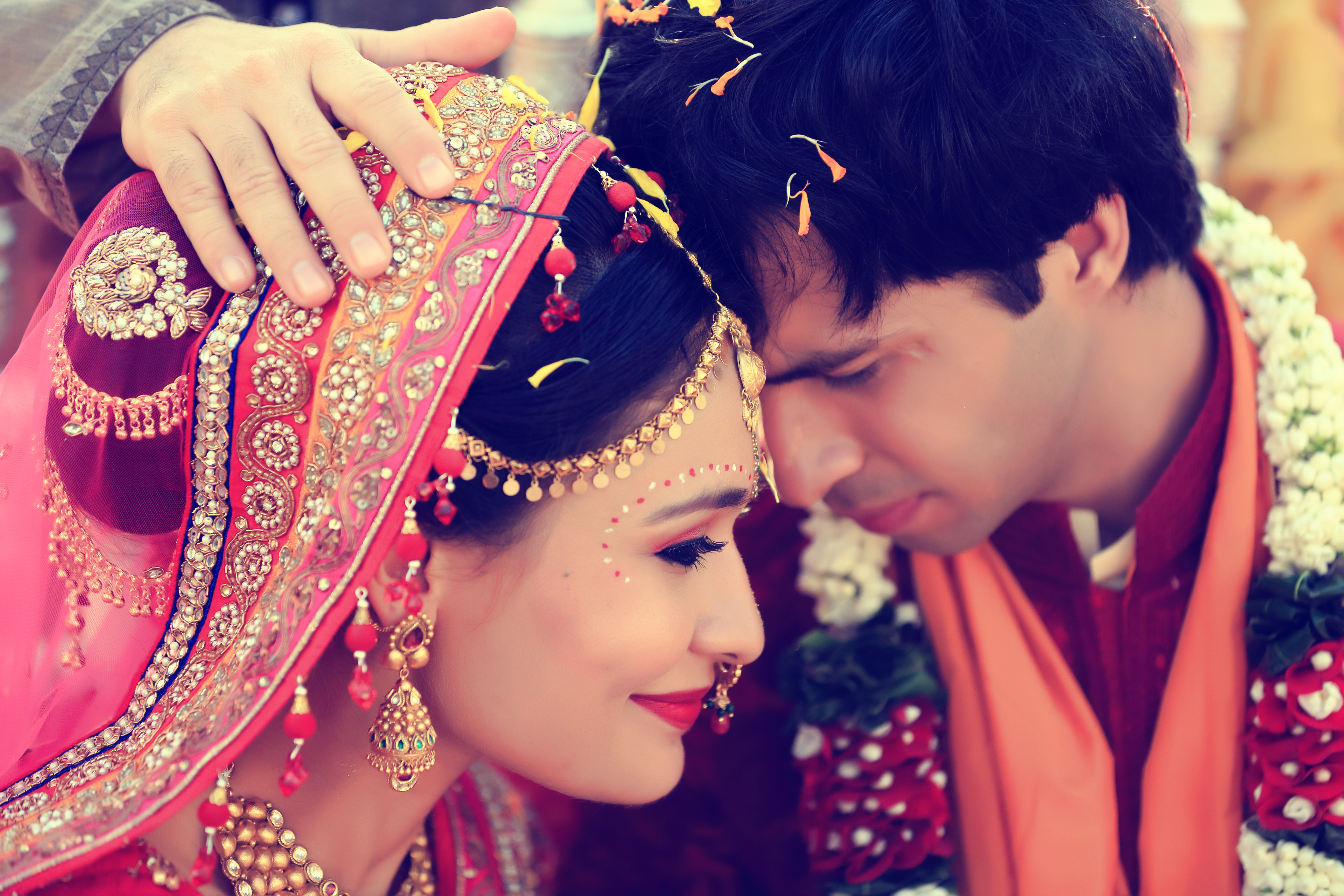 Dpp07dd0302090c52 - Cute Indian Married Couple - 5760x3840 Wallpaper -  