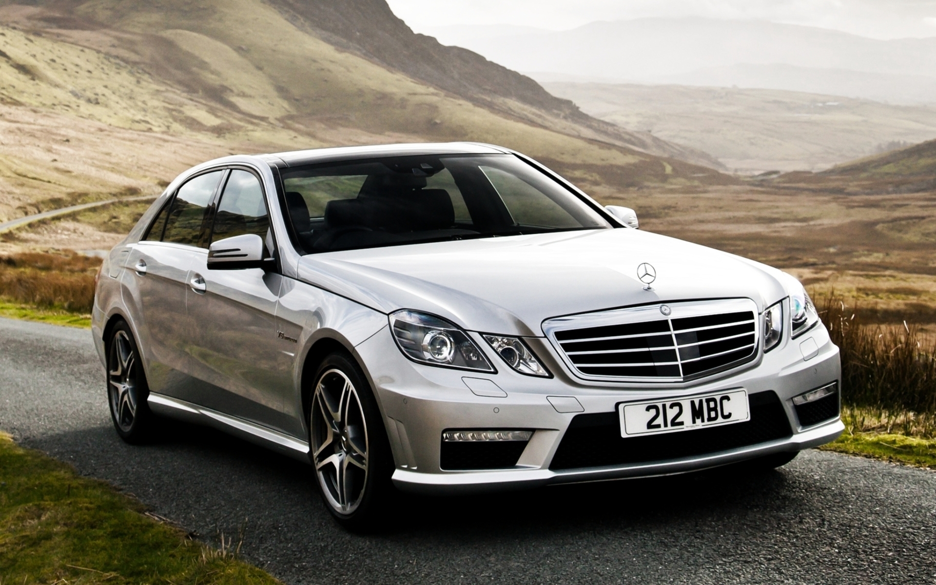 Mercedes Benz E350 Amg 2010 - HD Wallpaper 