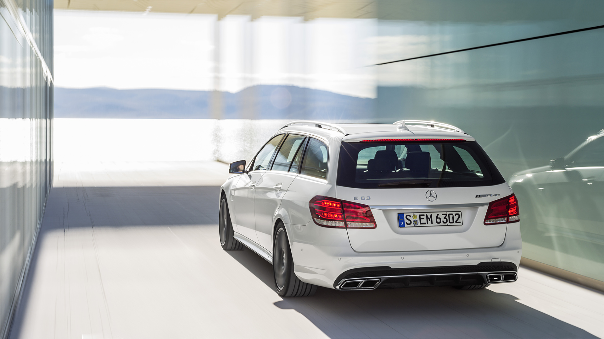 E 65 Amg Break - HD Wallpaper 