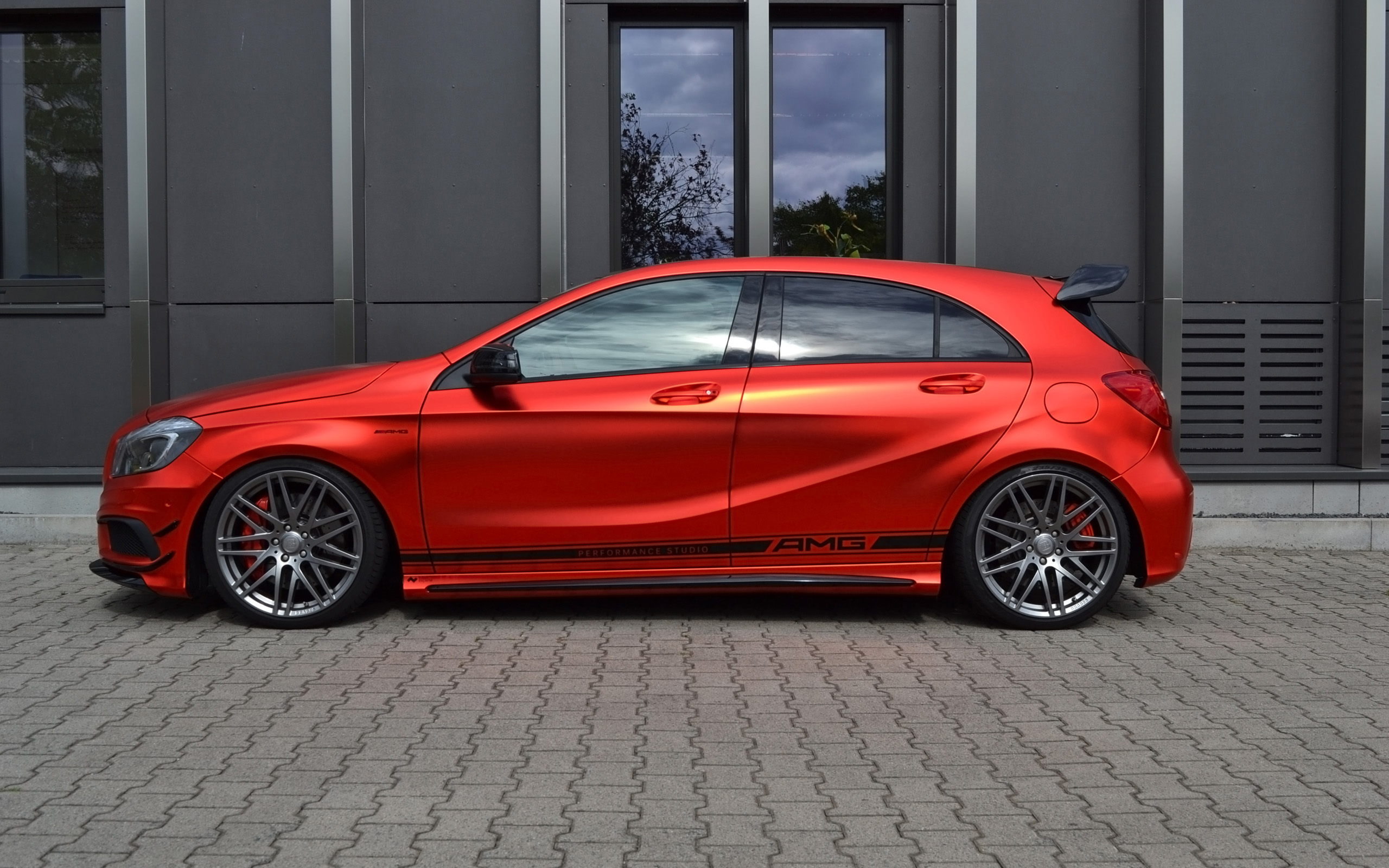 Mercedes A45 Rot - HD Wallpaper 