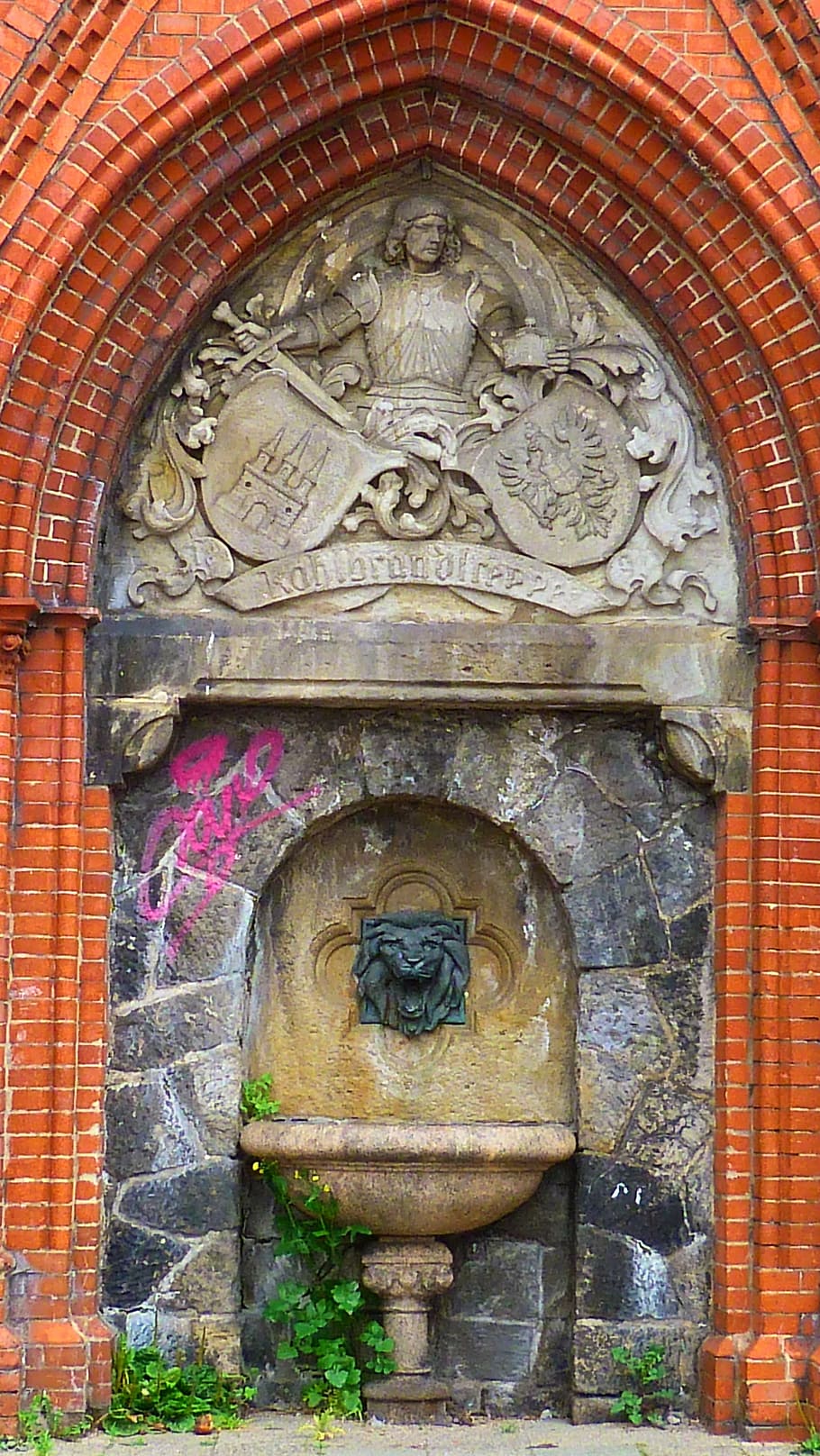 Fountain, Hamburg, St Pauli, Old, Ornament, Coat Of - Mặt Sư Tử Phun Nước - HD Wallpaper 
