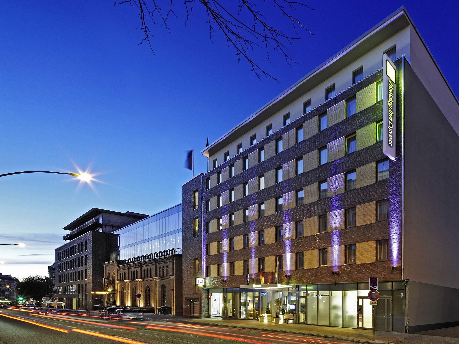 Holiday Inn St Pauli Messe - HD Wallpaper 