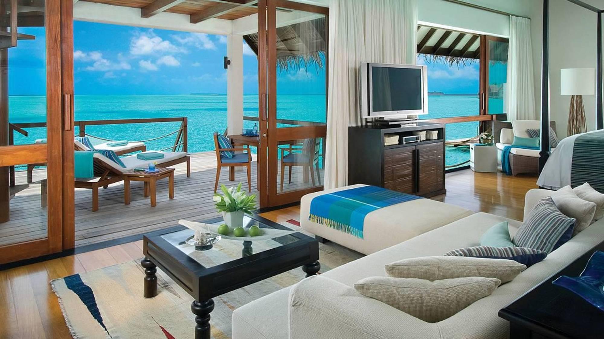 Inside Of Water Bungalow Four Seasons Maldives - Four Seasons Maldives Room - HD Wallpaper 