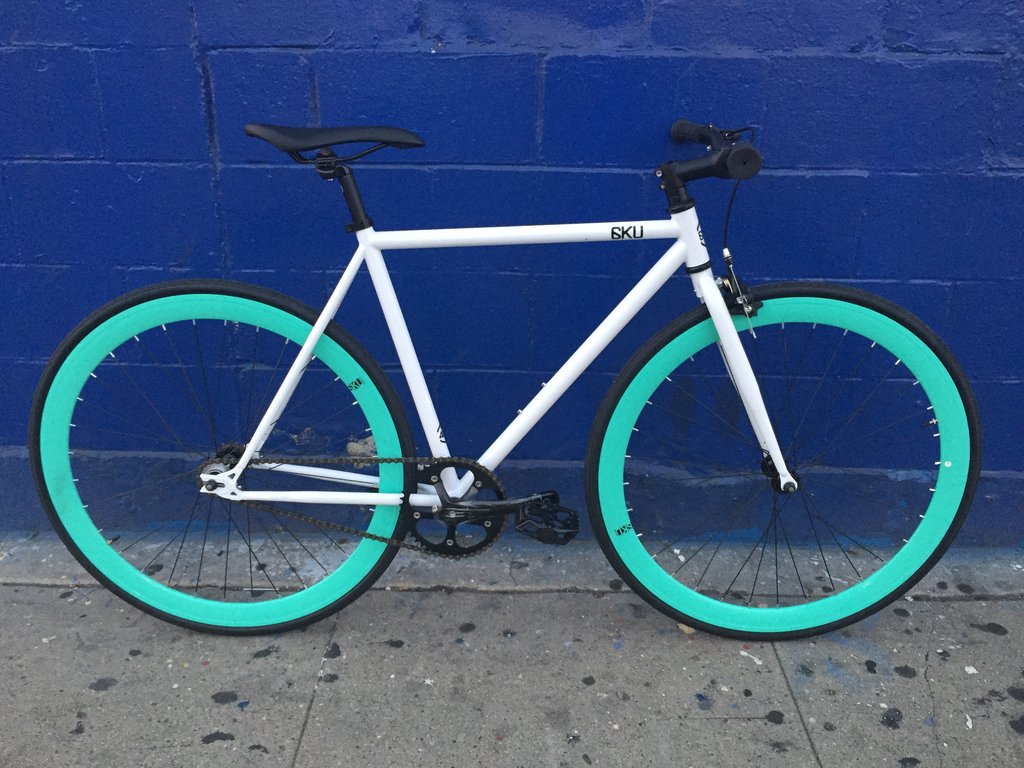 Match Colour With White For Bicycle - HD Wallpaper 