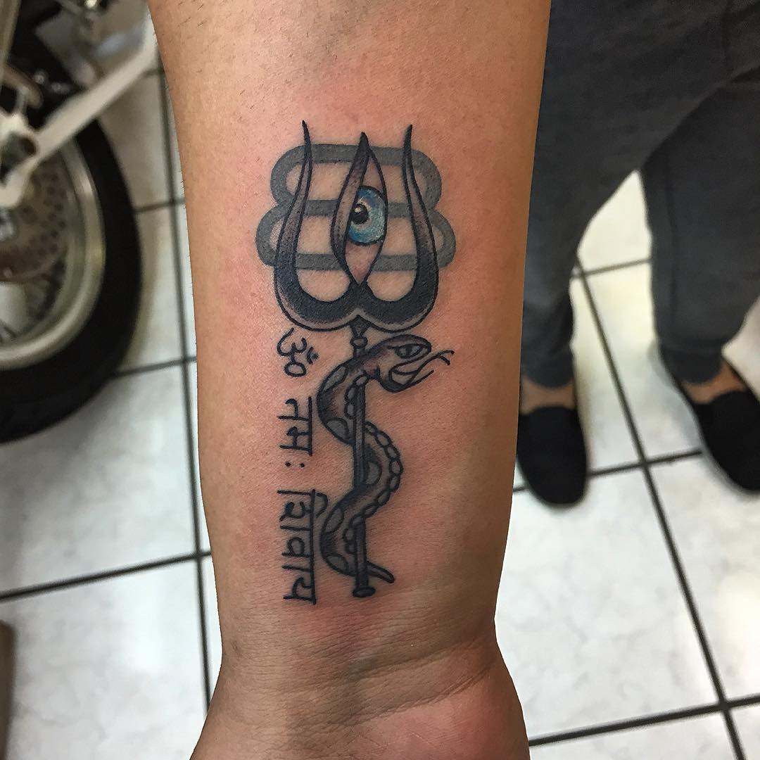 Shiva Trishul With Snake Tattoo - 1080x1080 Wallpaper Shiva Trishul With Snake Tattoo - 1080x1080 Wallpaper