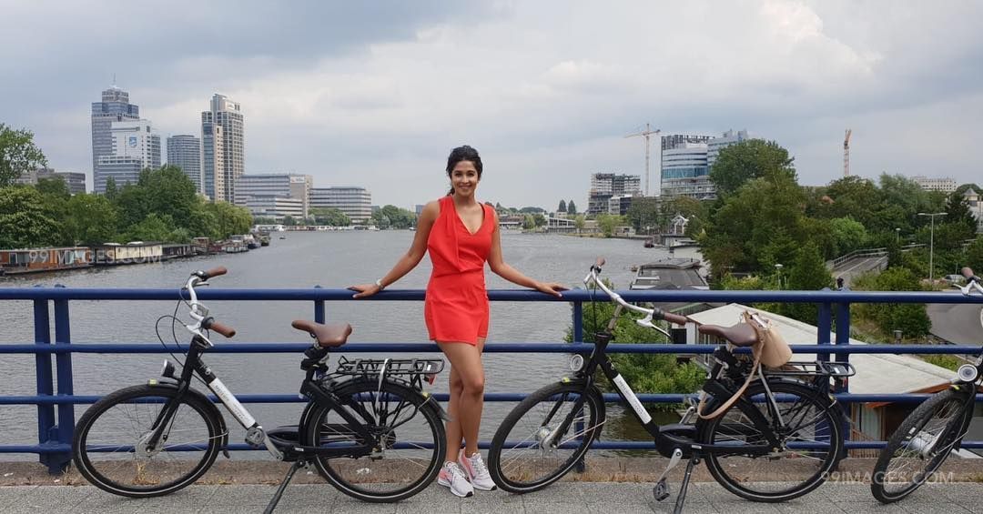 Harleen Sethi Latest Photos & Hd Wallpapers (40147) - HD Wallpaper 