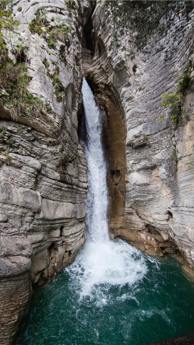 Waterfalls During Daytime Iphone Wallpaper - Iphone - HD Wallpaper 