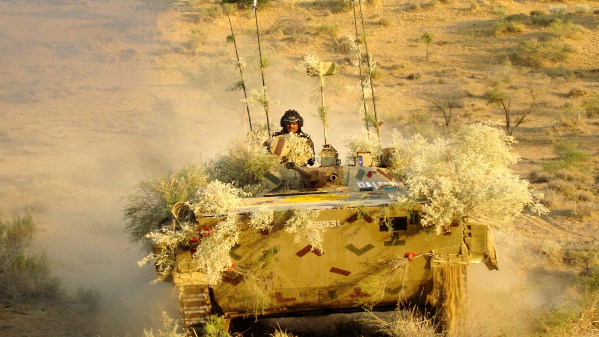 Armored Car - HD Wallpaper 