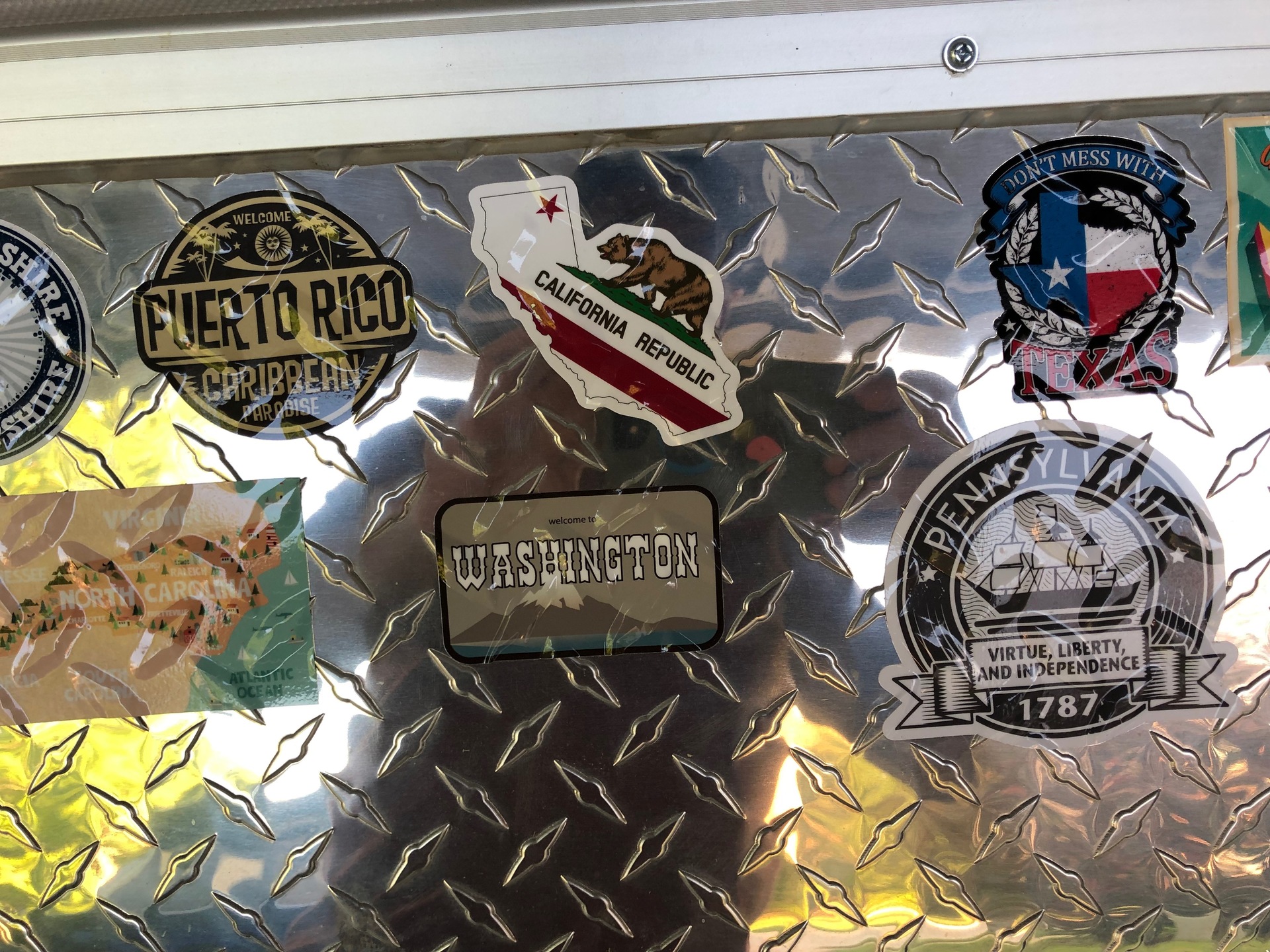 Tony S Photograph Of Their California Flag State Sticker - Badge - HD Wallpaper 