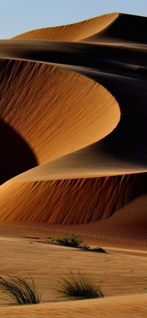 Curved Dunes In The Desert Wallpaper - Pocophone F1 - HD Wallpaper 