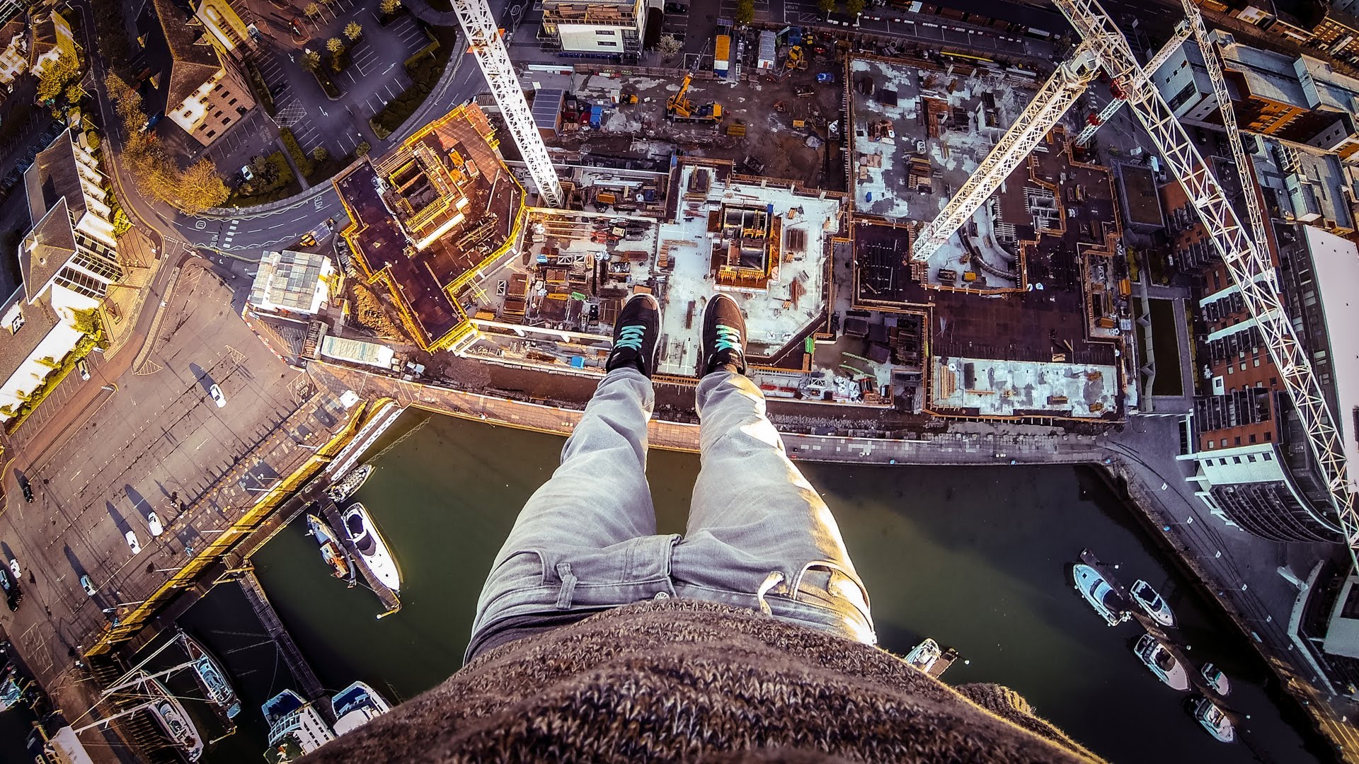 Image By James Kingston Via Http - Crane Climbing - HD Wallpaper 