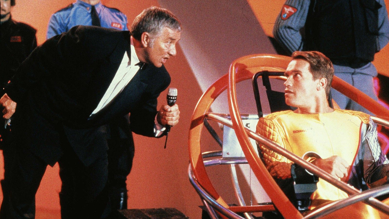 Running Man Arnold Schwarzenegger - HD Wallpaper 