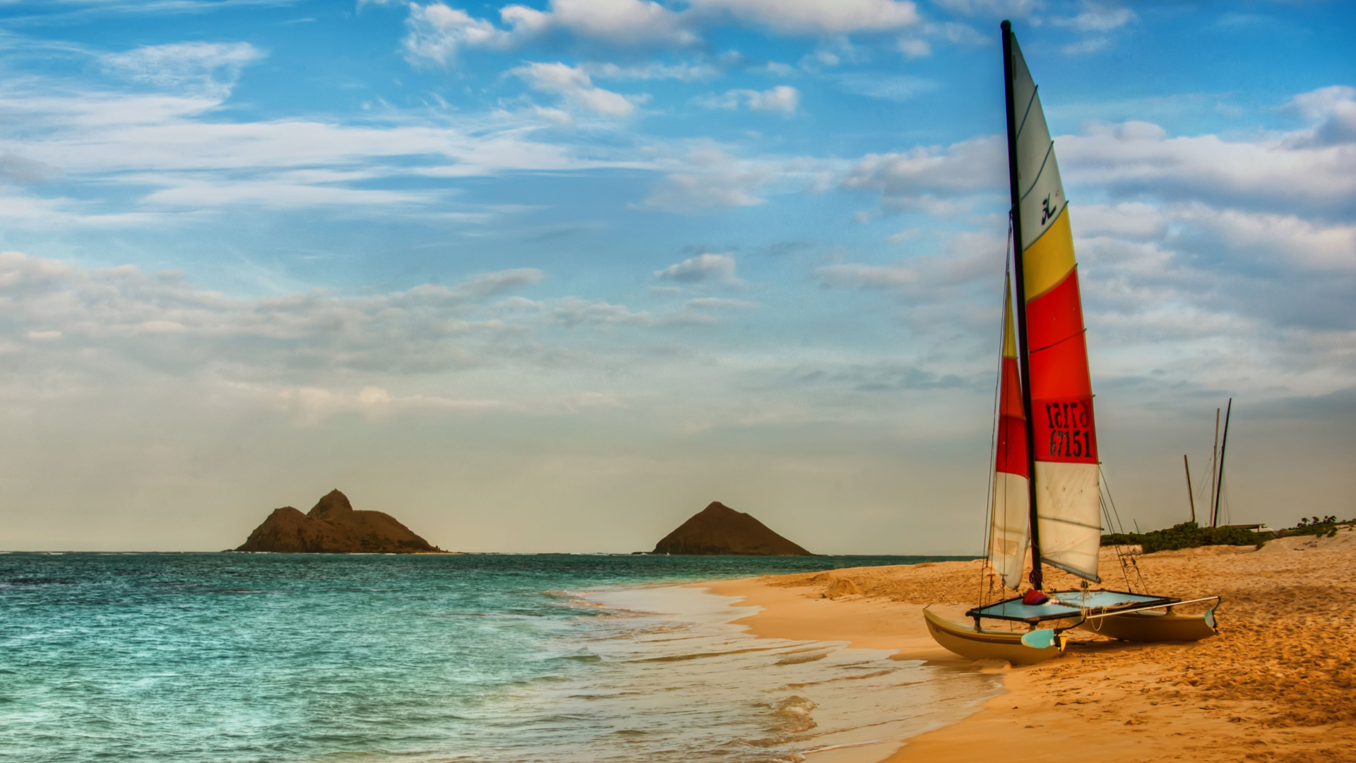 Hawaii Beach With Boat - HD Wallpaper 