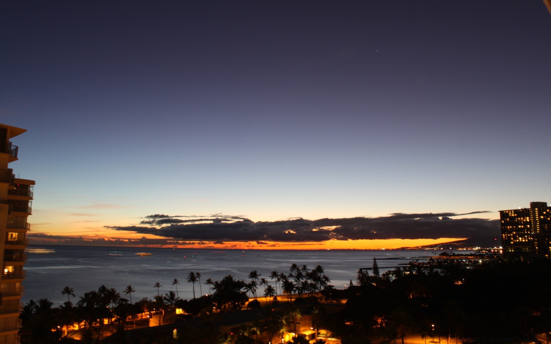 Islands Sunset Water City Moon Dawn Evening Architecture - Wallpaper - HD Wallpaper 
