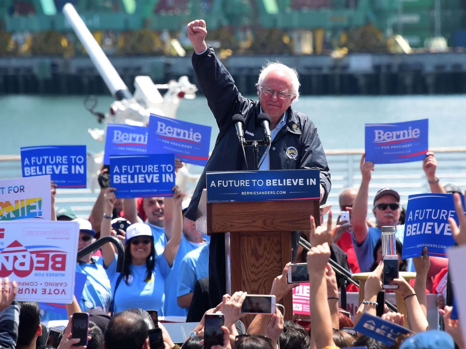 Bernie Sanders A Future To Believe - HD Wallpaper 