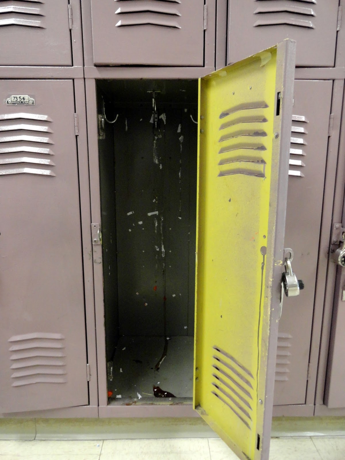 Simple Locker Decorations - HD Wallpaper 