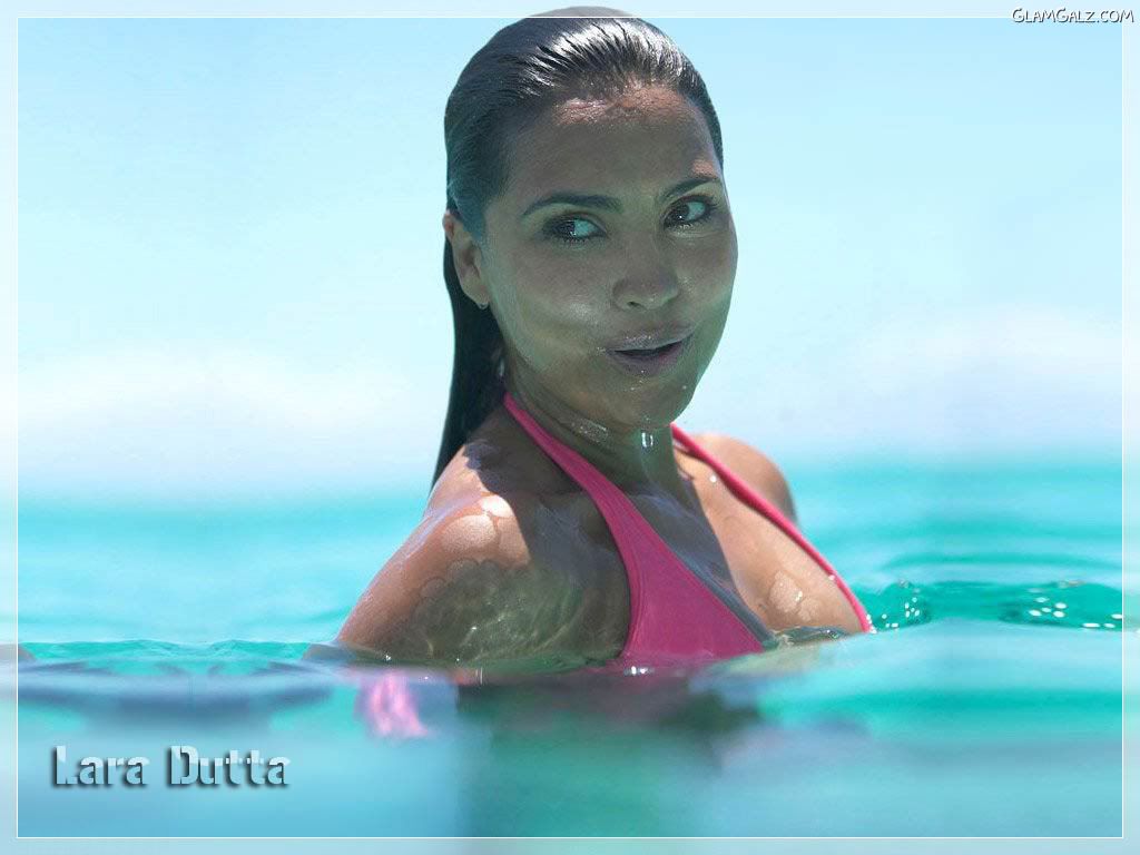 Click To Enlarge - Lara Dutta In Beach - HD Wallpaper 