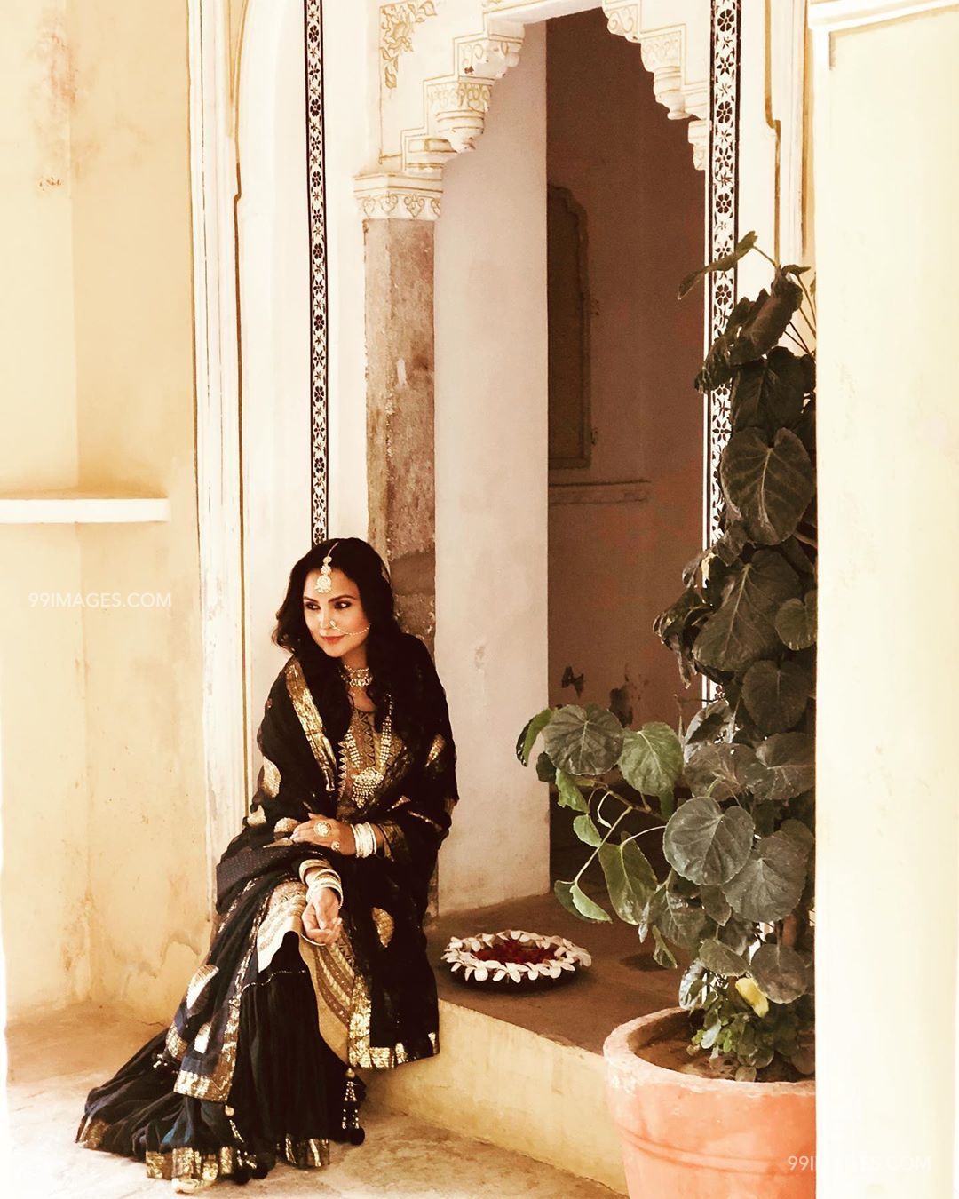 Lara Dutta Beautiful Photos & Mobile Wallpapers Hd - Photo Shoot - HD Wallpaper 