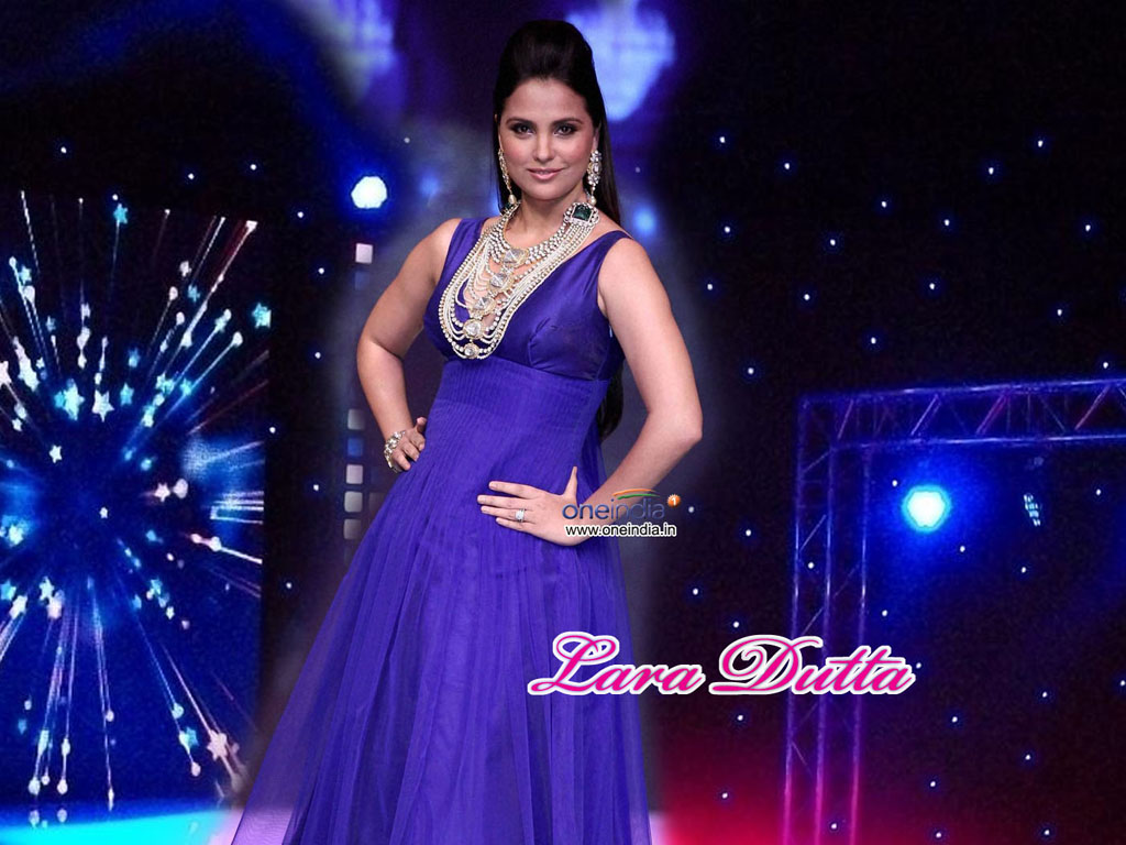 Jewellery With Blue Gown - HD Wallpaper 