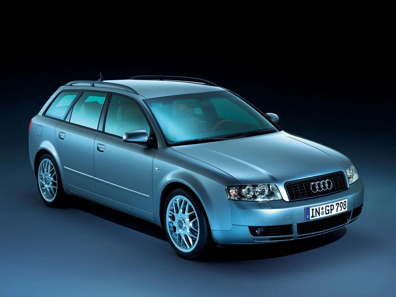 Audi A4 Avant 2002 - HD Wallpaper 