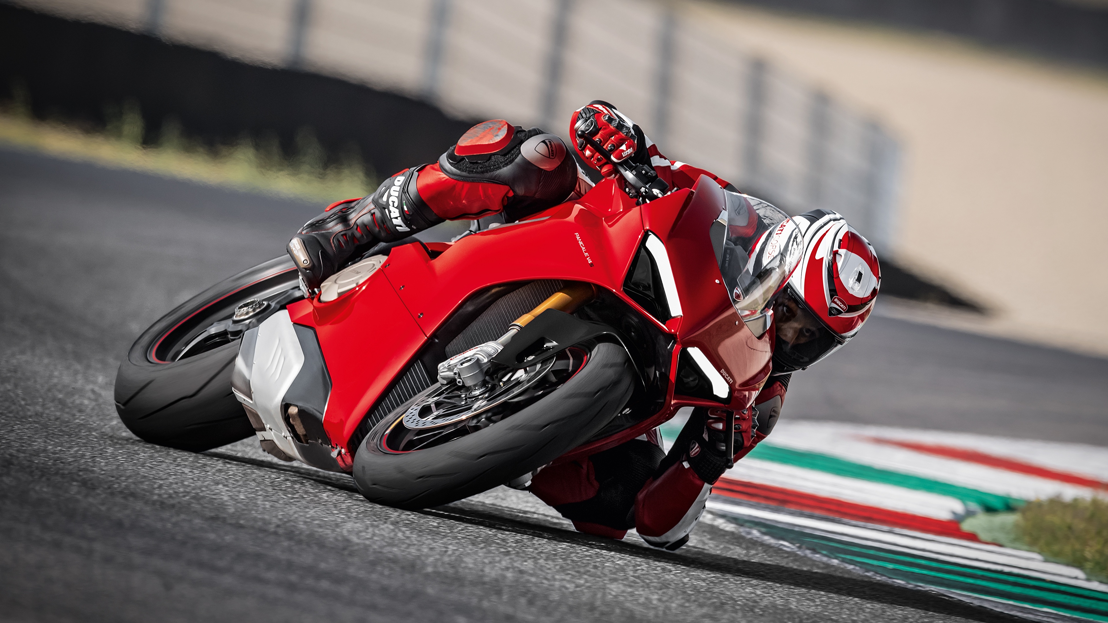 Ducati Panigale V4 4k - HD Wallpaper 