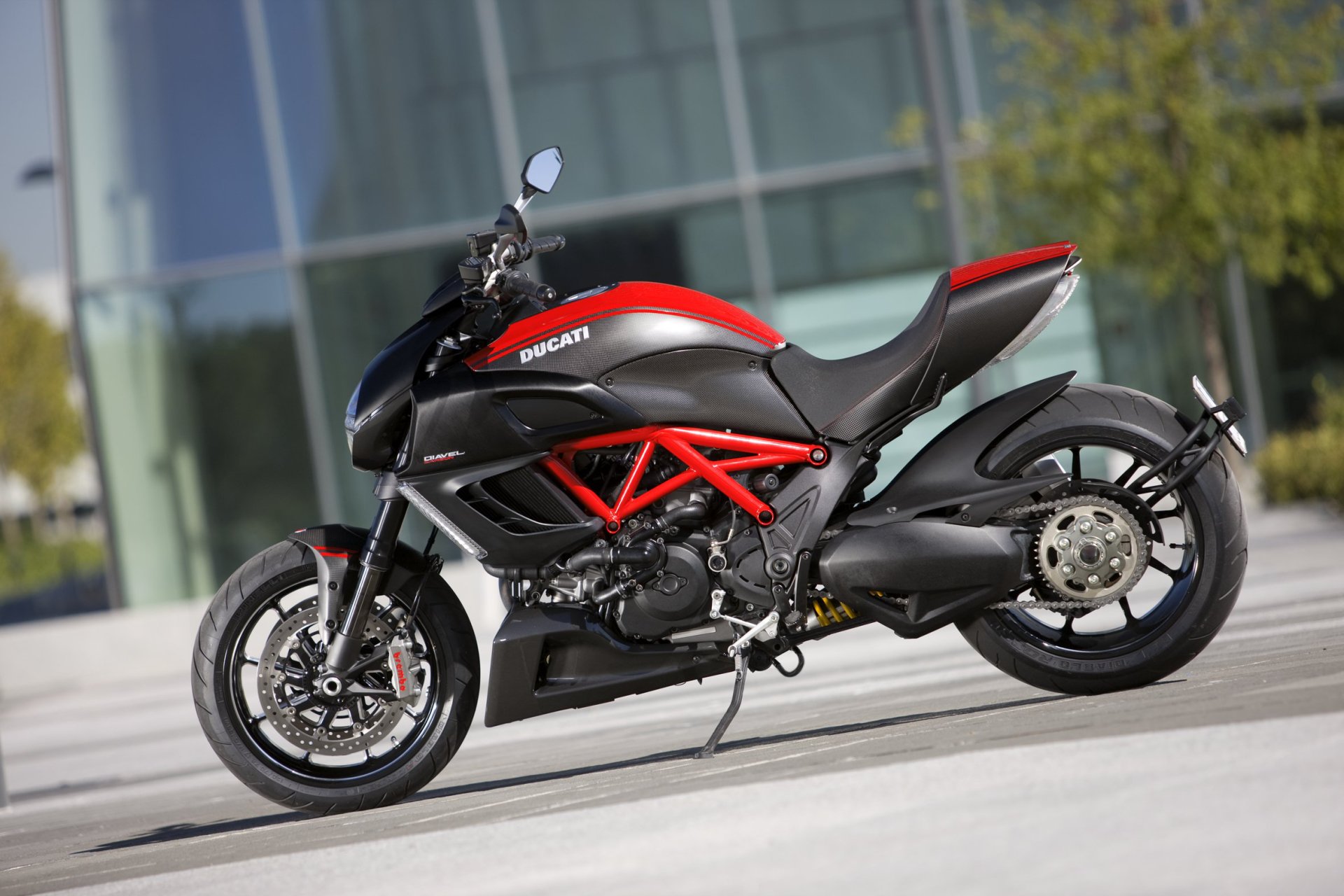 Ducati Diavel Red Carbon - HD Wallpaper 