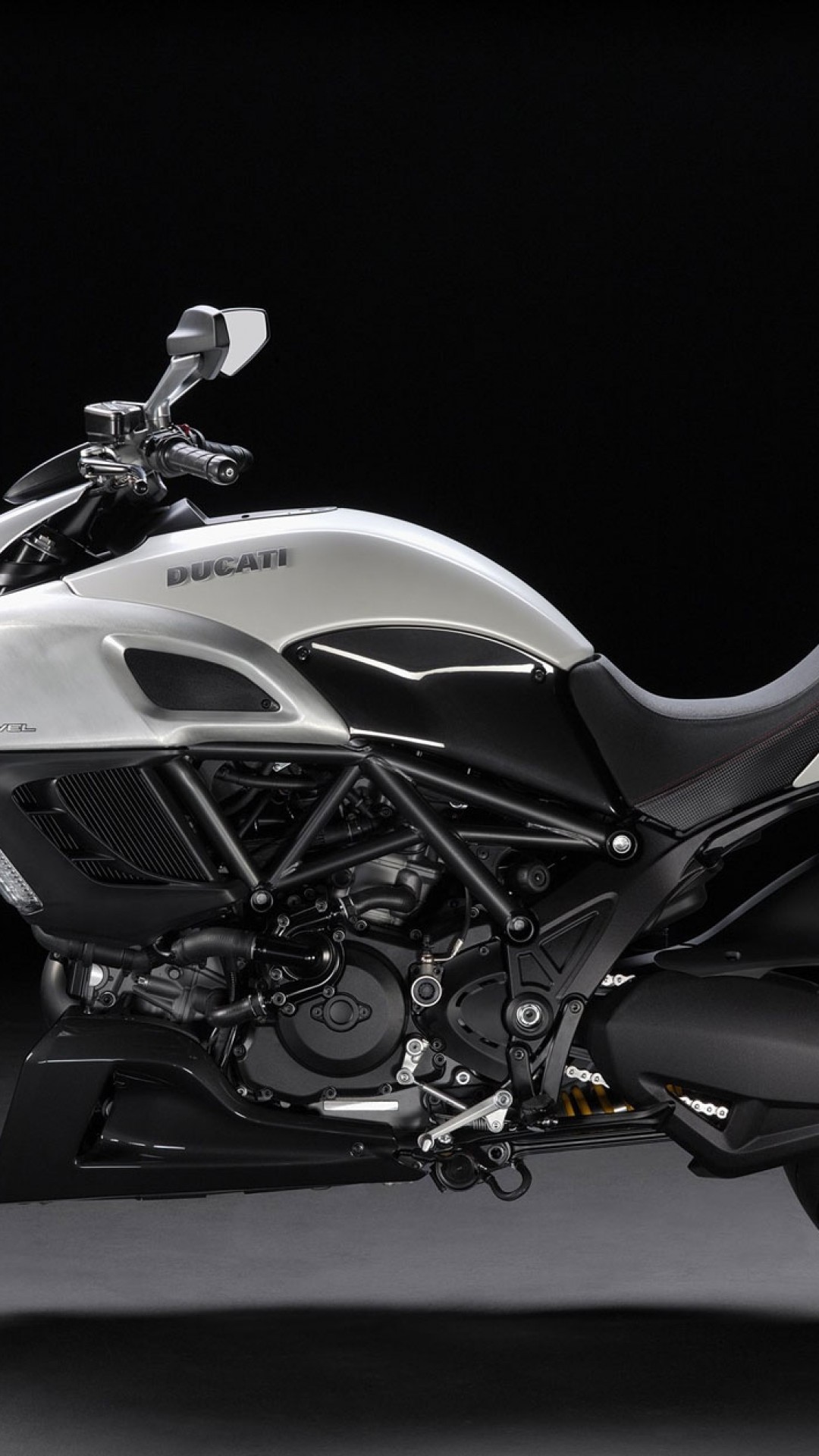 Ducati Diavel, Silver, Side View, Motorcycle - Ducati Diavel 2012 Wit - HD Wallpaper 