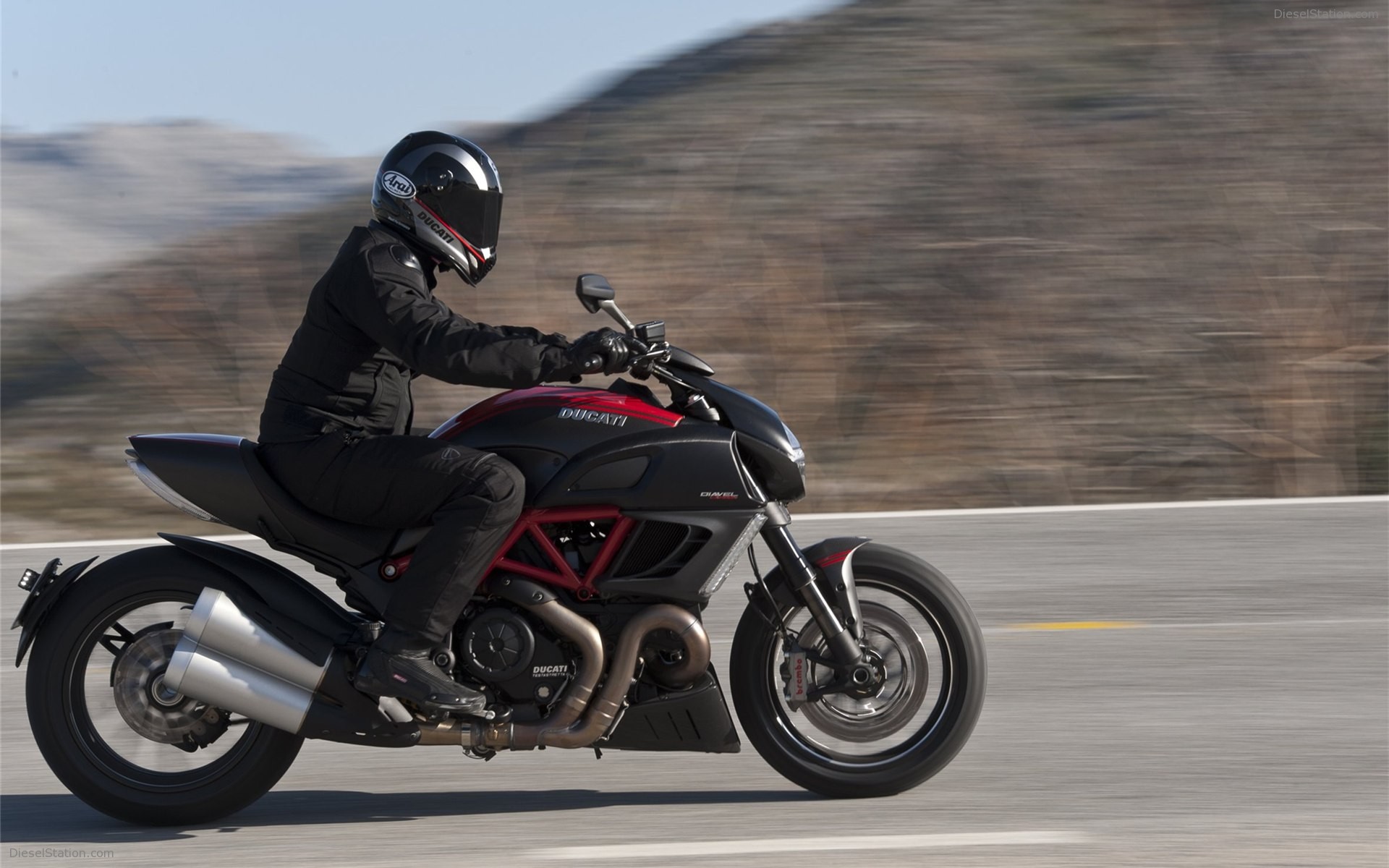 Ducati Diavel - Ducati Diavel Test Drive - HD Wallpaper 