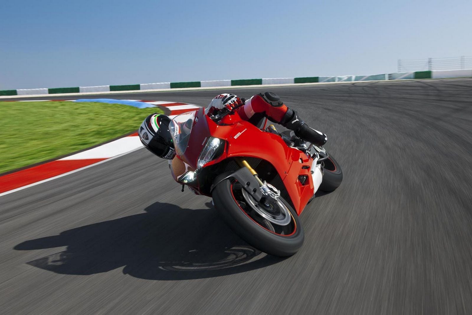 Ducati Panigale 1199 Motion - Ducati 1199 Panigale - HD Wallpaper 