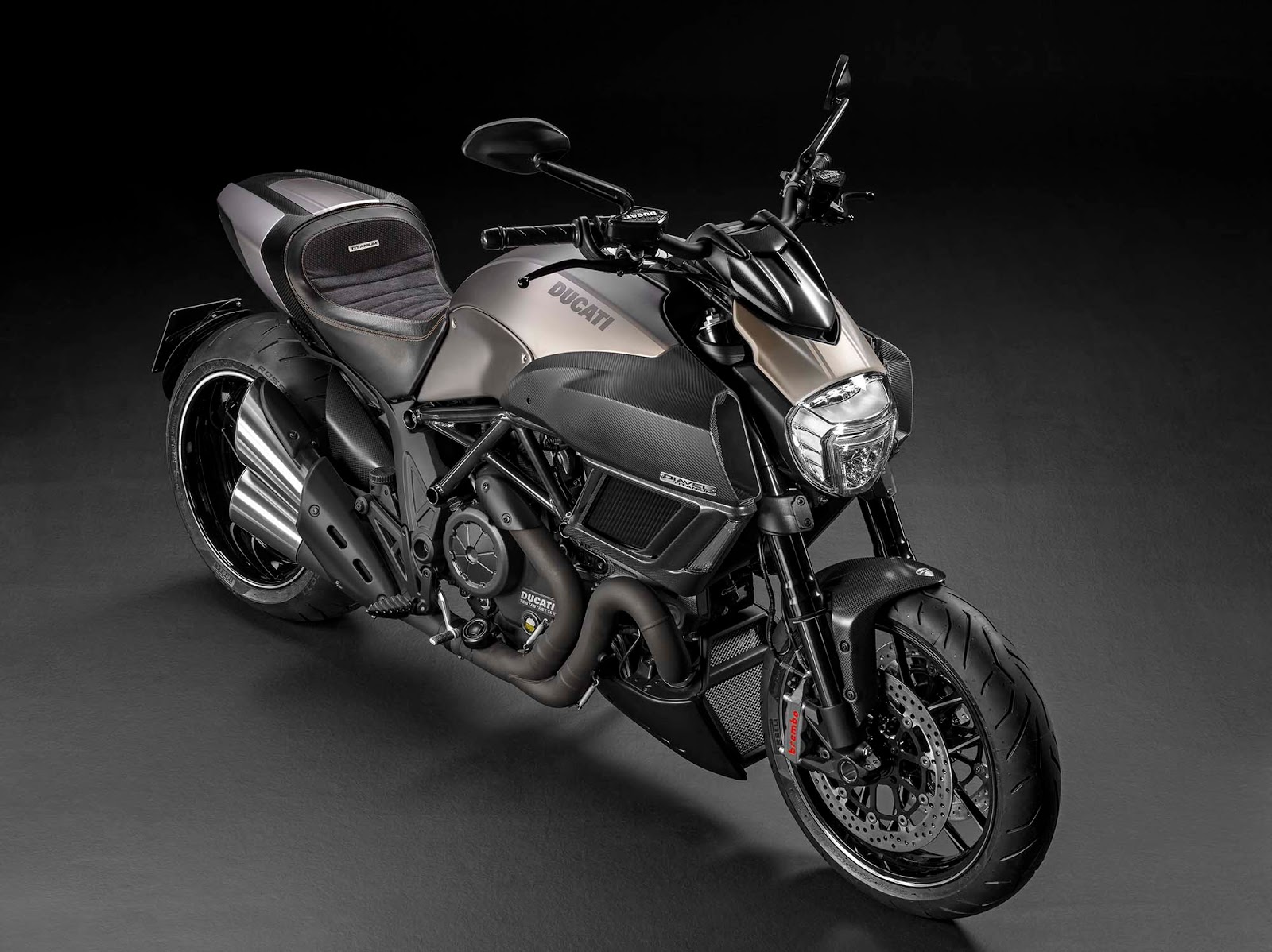 Ducati Diavel Titanium - HD Wallpaper 