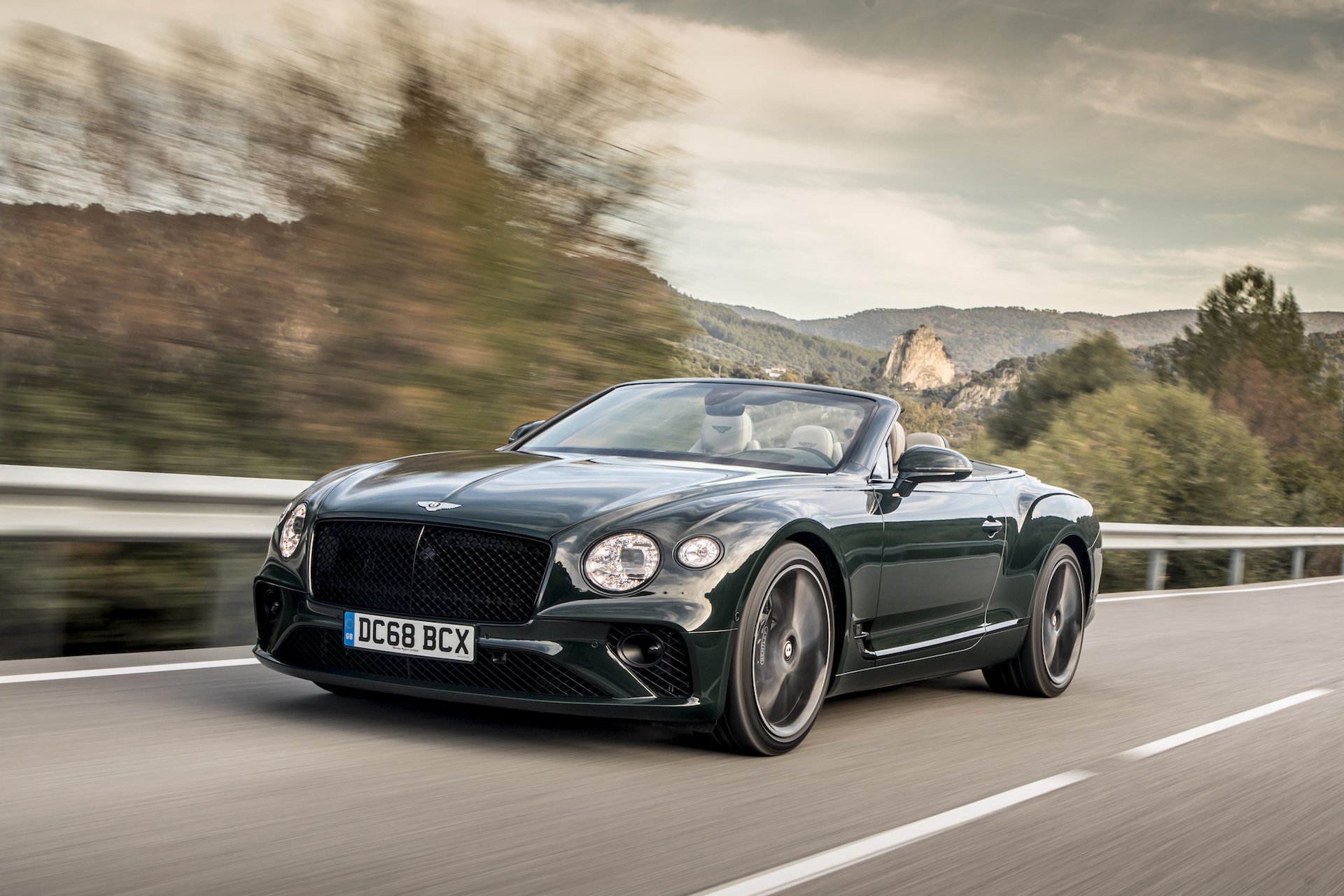 2019 Bentley Continental Gt Convertible Front Three-quarter - 2020 Bentley Continental Gt - HD Wallpaper 